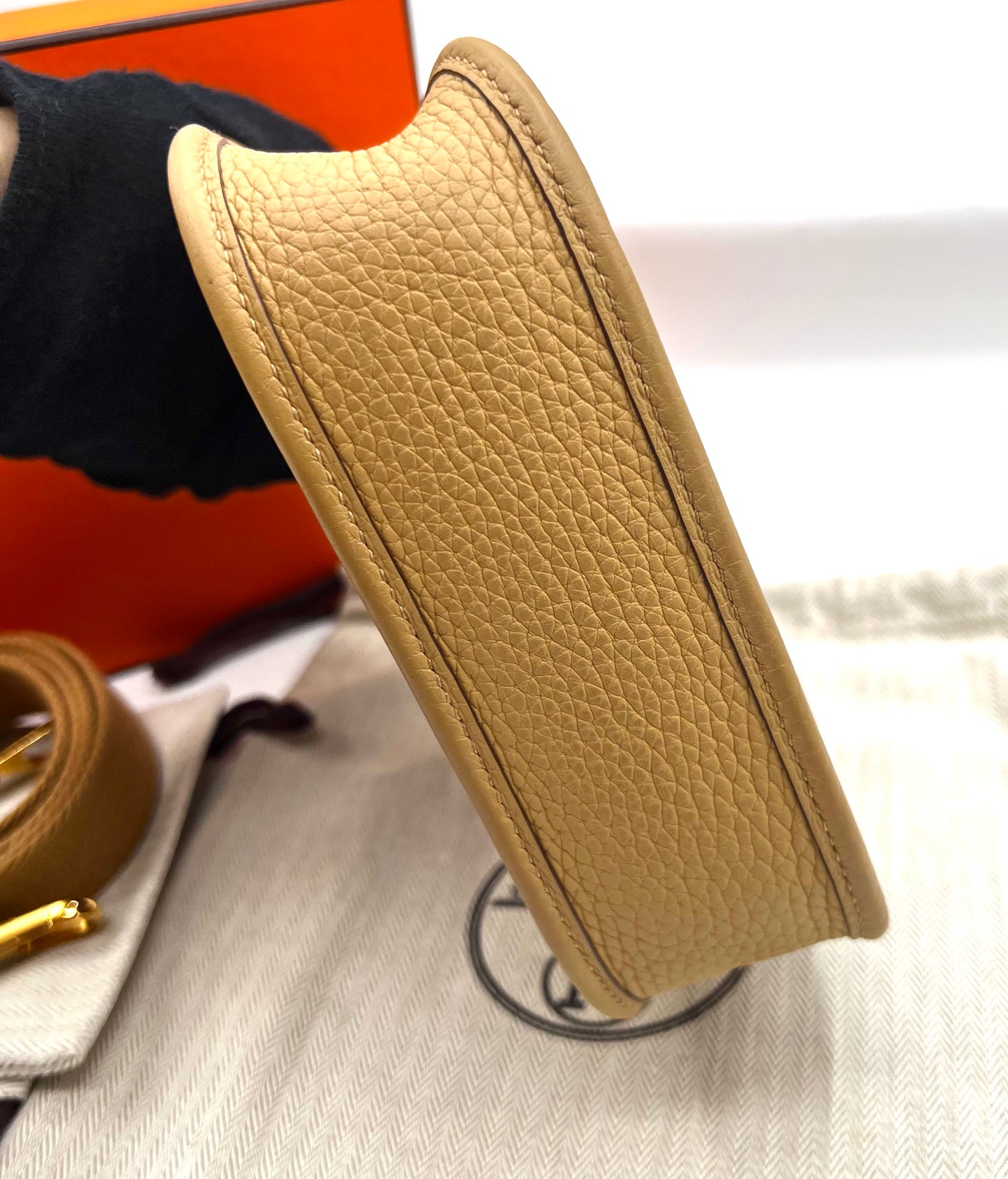 Hermes Evelyn TPM 4B Bisciut GHW Stamp Z 2021                (🇵🇭P150,500)