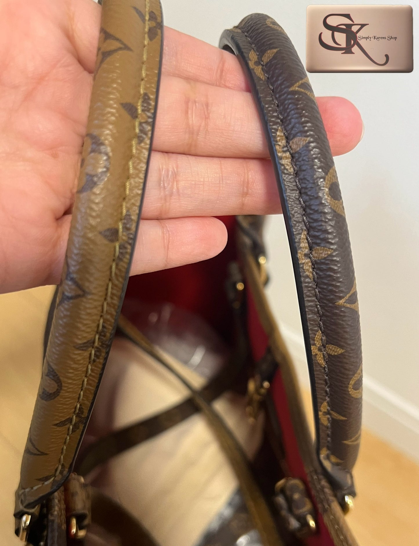 Lv on the go Reverse Gm size