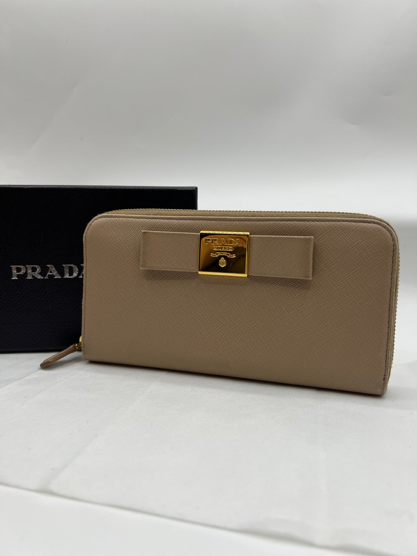 Prada Saffiano Taupe Long Zip Around Wallet  (🇵🇭P12,040)