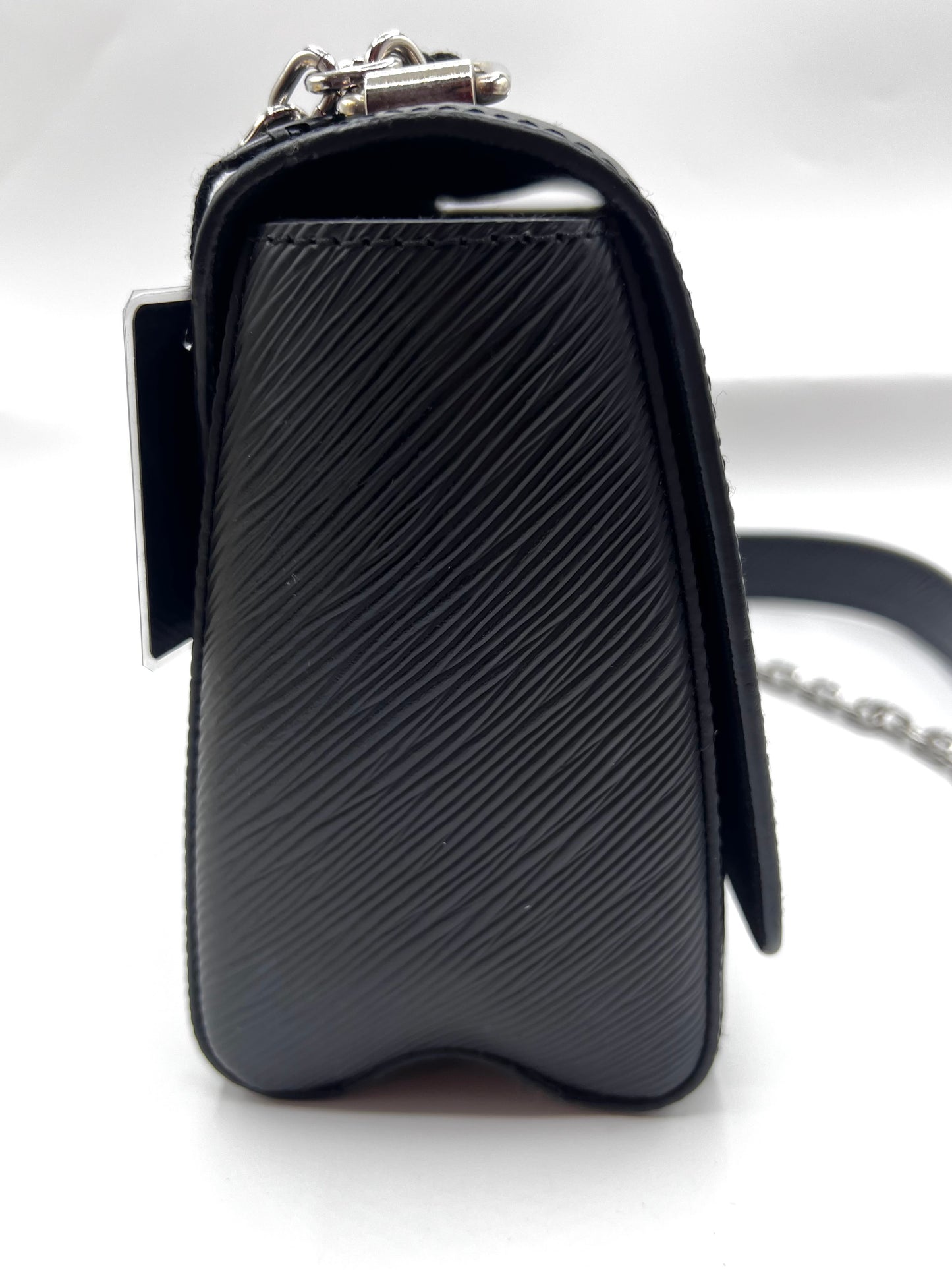 Louis Vuiiton Twist Black Epi MM Size Flap Chain Bag         (🇵🇭P103,200)