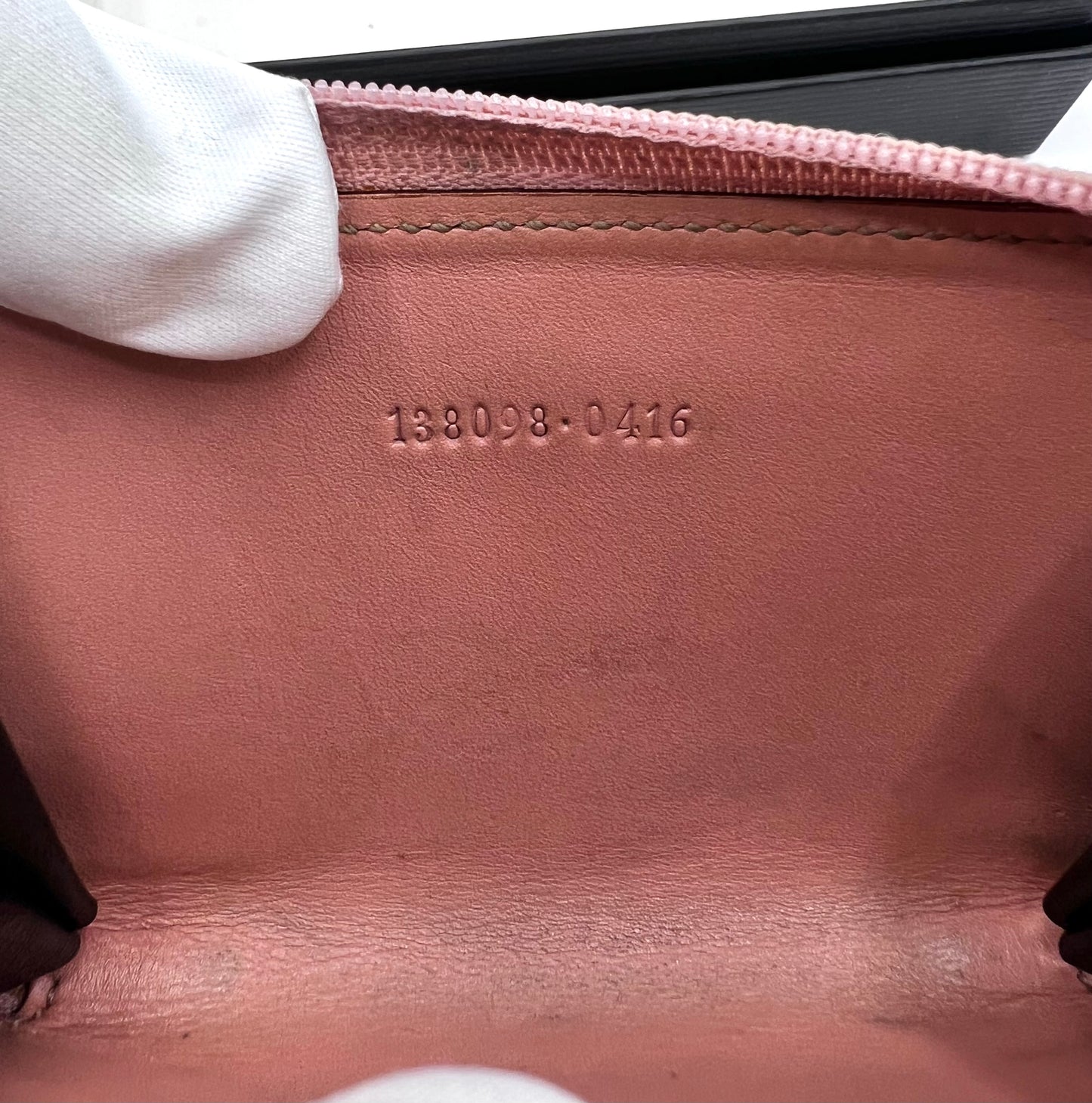 Gucci Pink Zip Around Card Case  (🇵🇭P9,890)