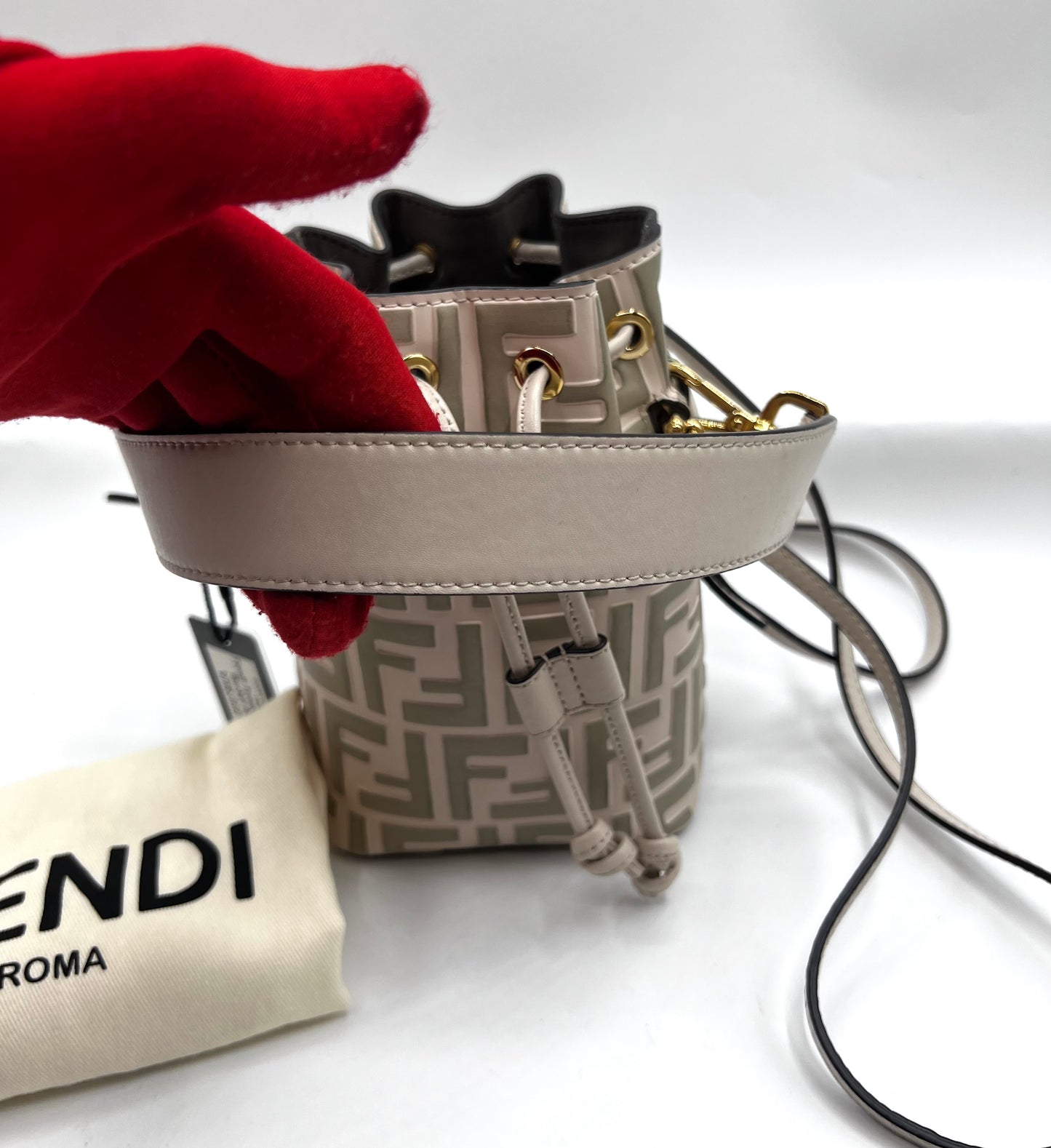 Fendi Tresor 2 way Bucket Bag        (🇵🇭P50,740)