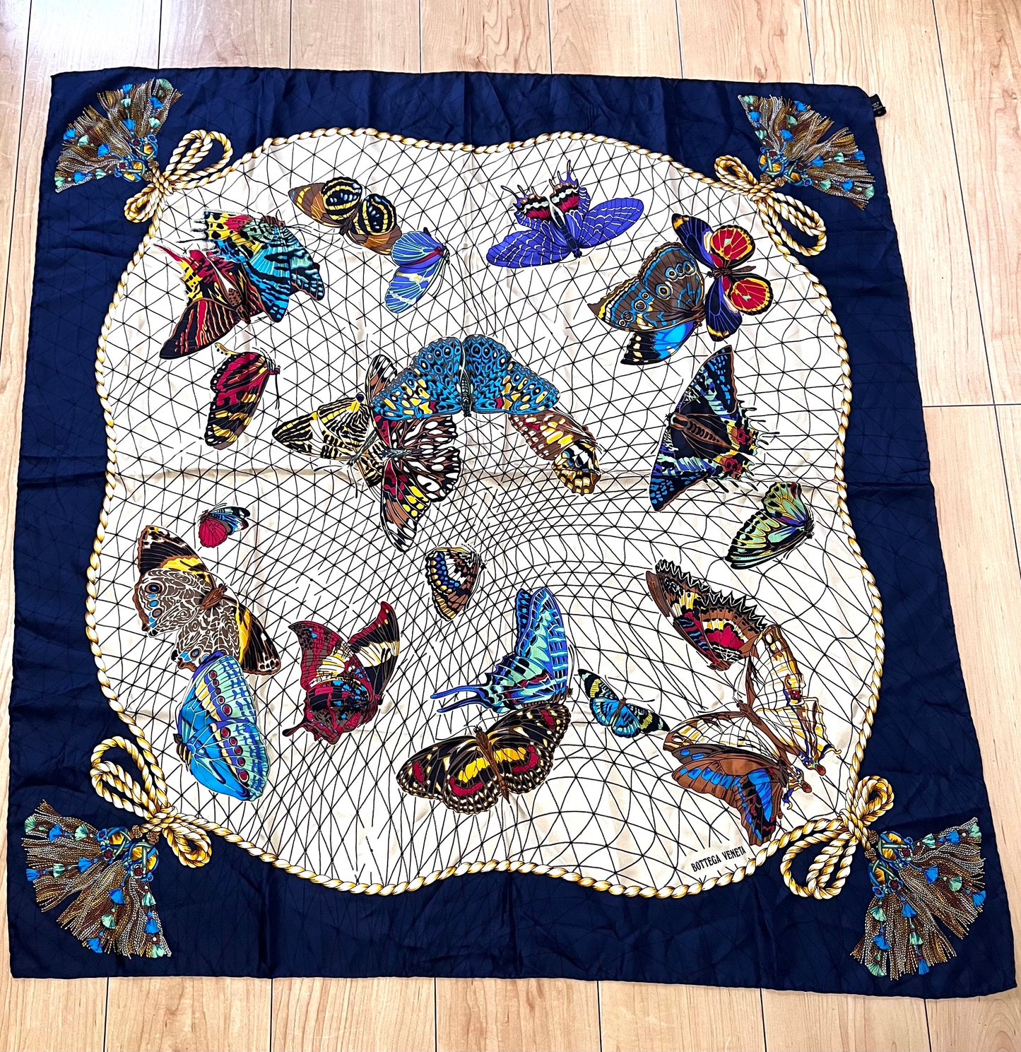 Bottega Venetta Butterfly Motif Silk Scarf   (🇵🇭P7,310)