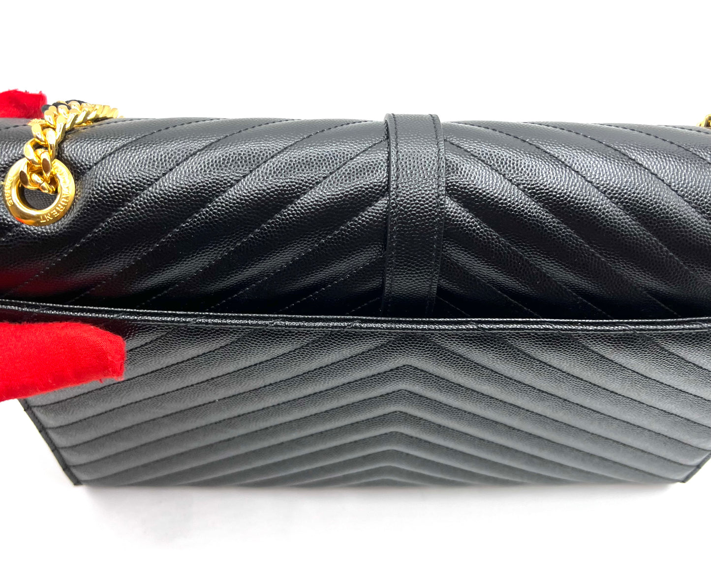 Yves Saint Laurent Chevron Large Envelope Flap Chain Shoulder Bag  (🇵🇭P94,600)