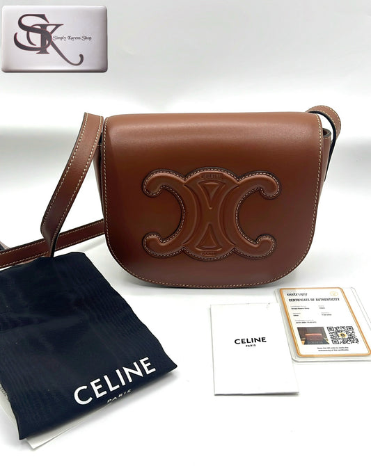 Celine Triomphe Folco Cuir Triomphe In smooth Calfskin     (🇵🇭P137,600)