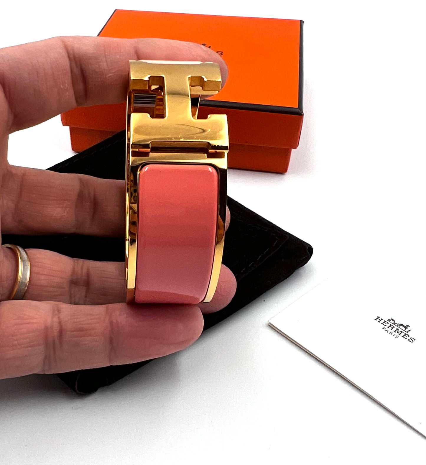 Hermes Clic Clac Wide Rose florida / Rose Petale  2 Tone enamel Pm size /16cm            (🇵🇭P37,840)