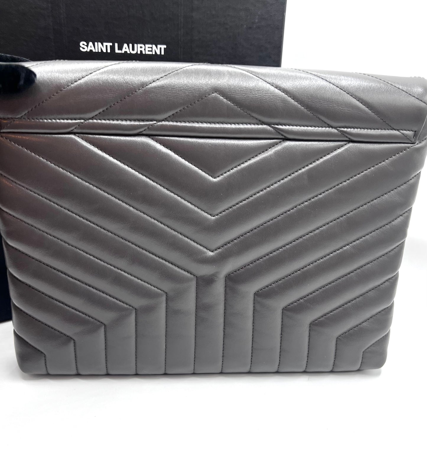 Yves Saint Laurent Lou Pouch Document Bag In Gray            (🇵🇭P34,400)