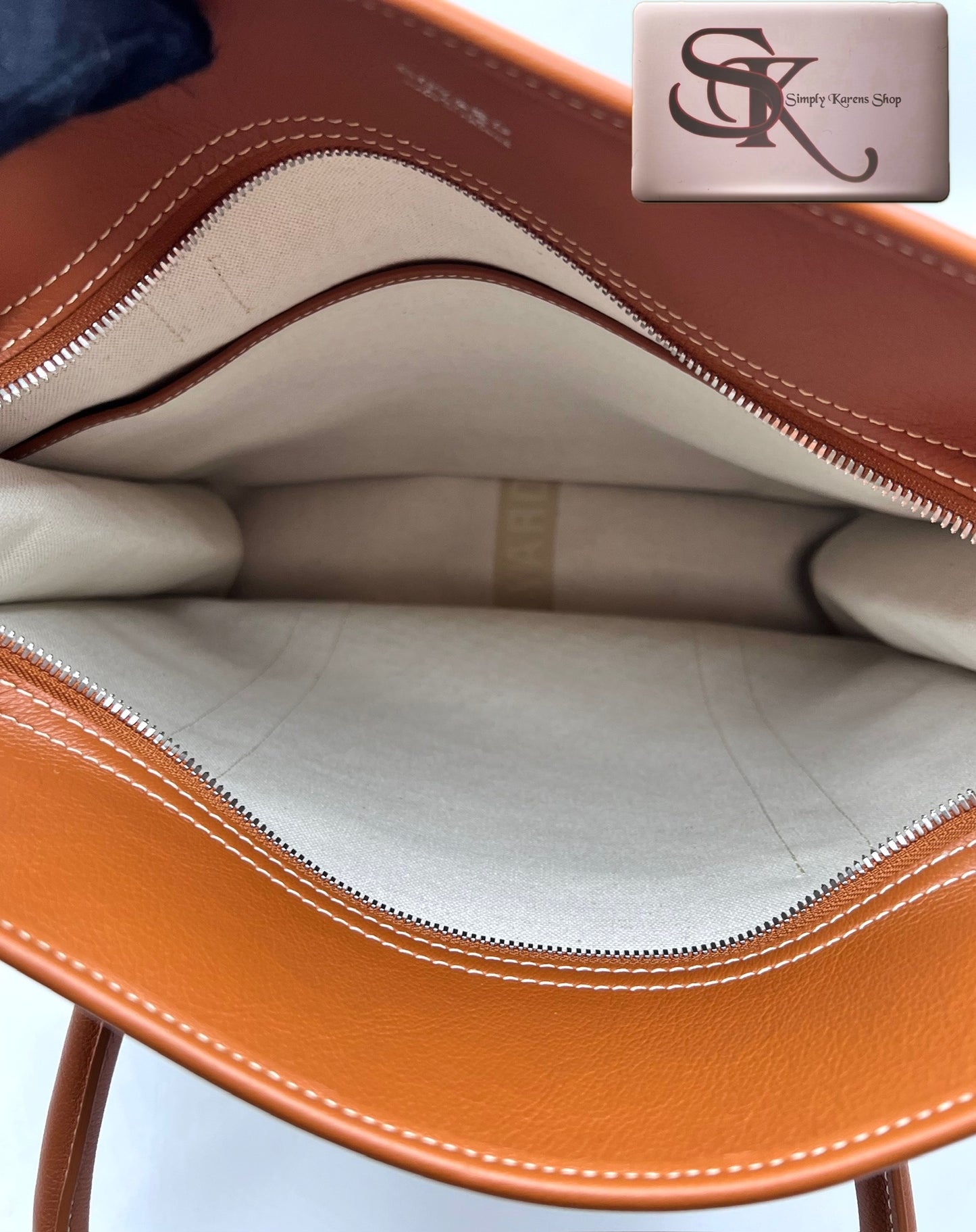 Goyard Bourgogne Tan Vertical Tote (🇵🇭P154,800)