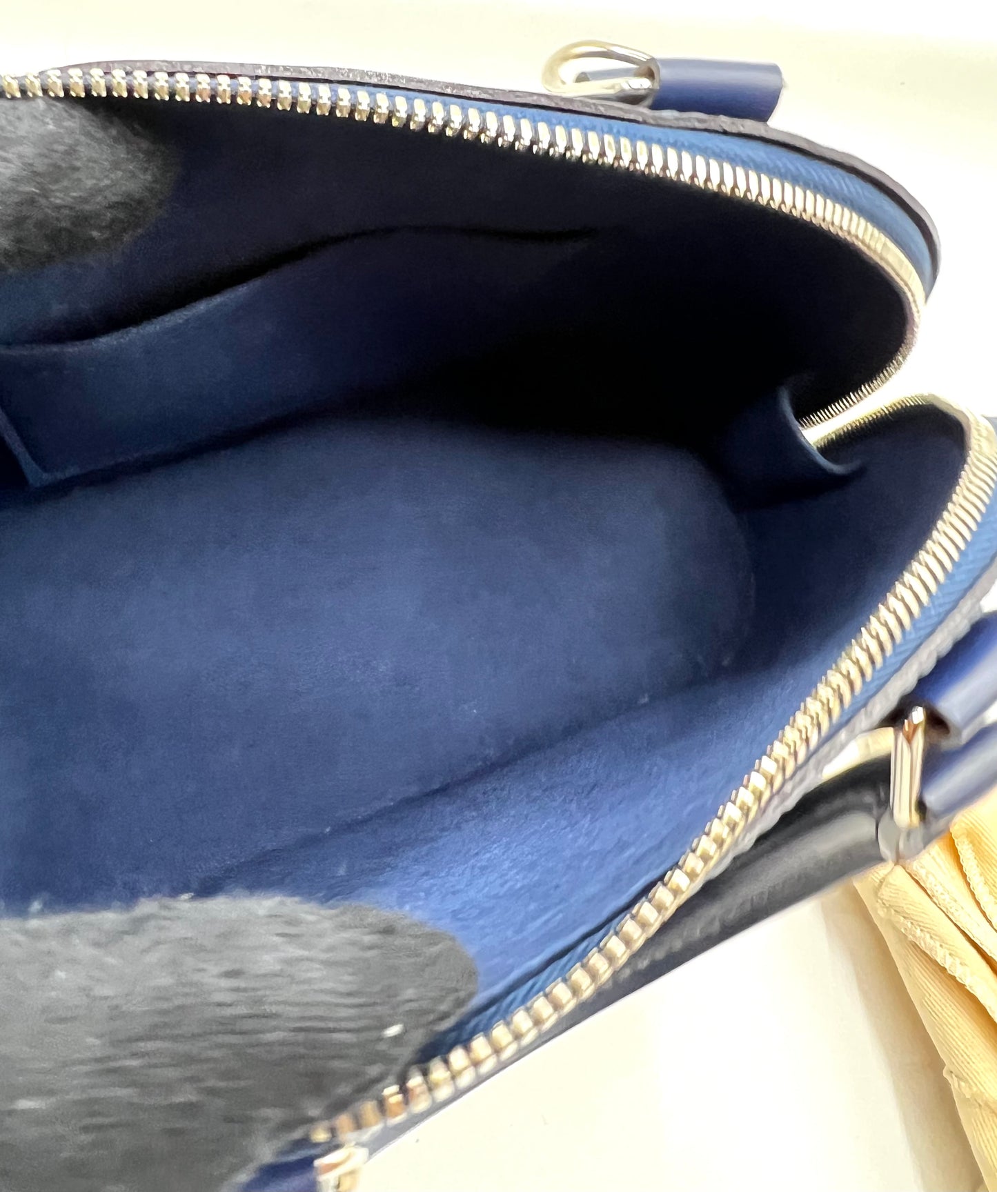 Louis Vuitton Epi  Navy Blue Alma BB 2 way bag                  (🇵🇭P68,800)