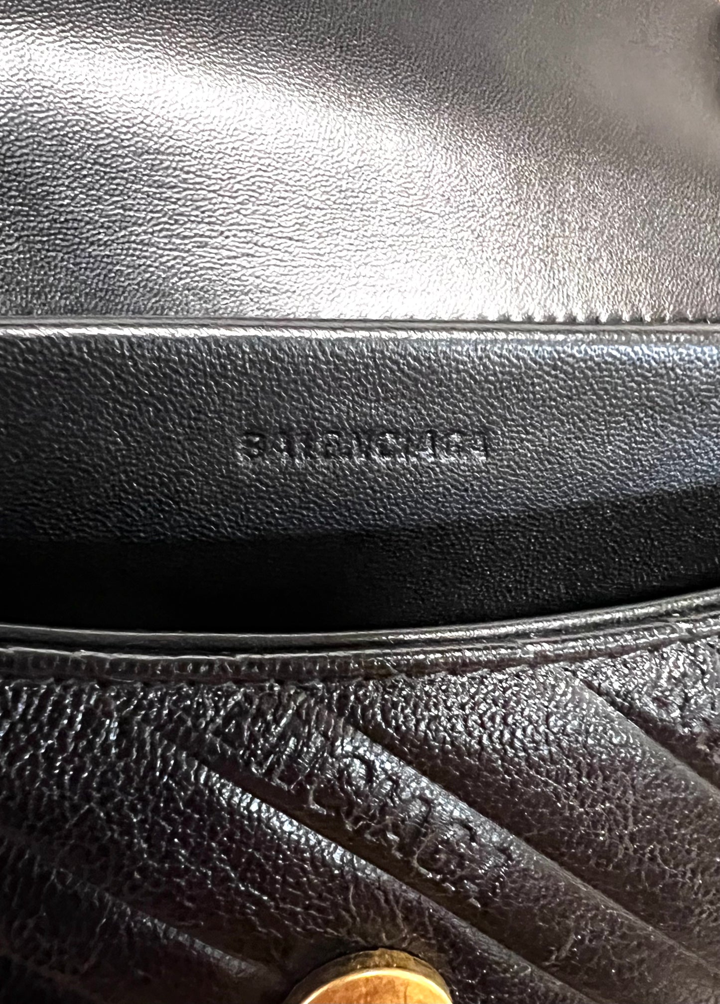 Balenciaga BB Black Leather Chain Shoulder Bag MM size   (🇵🇭P59,340)