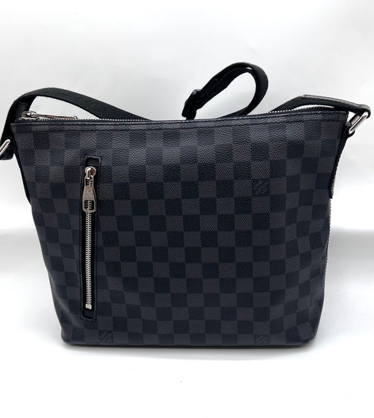 Louis Vuitton mick Graphite Mm Size Cross Body Bag       (🇵🇭P59,340)