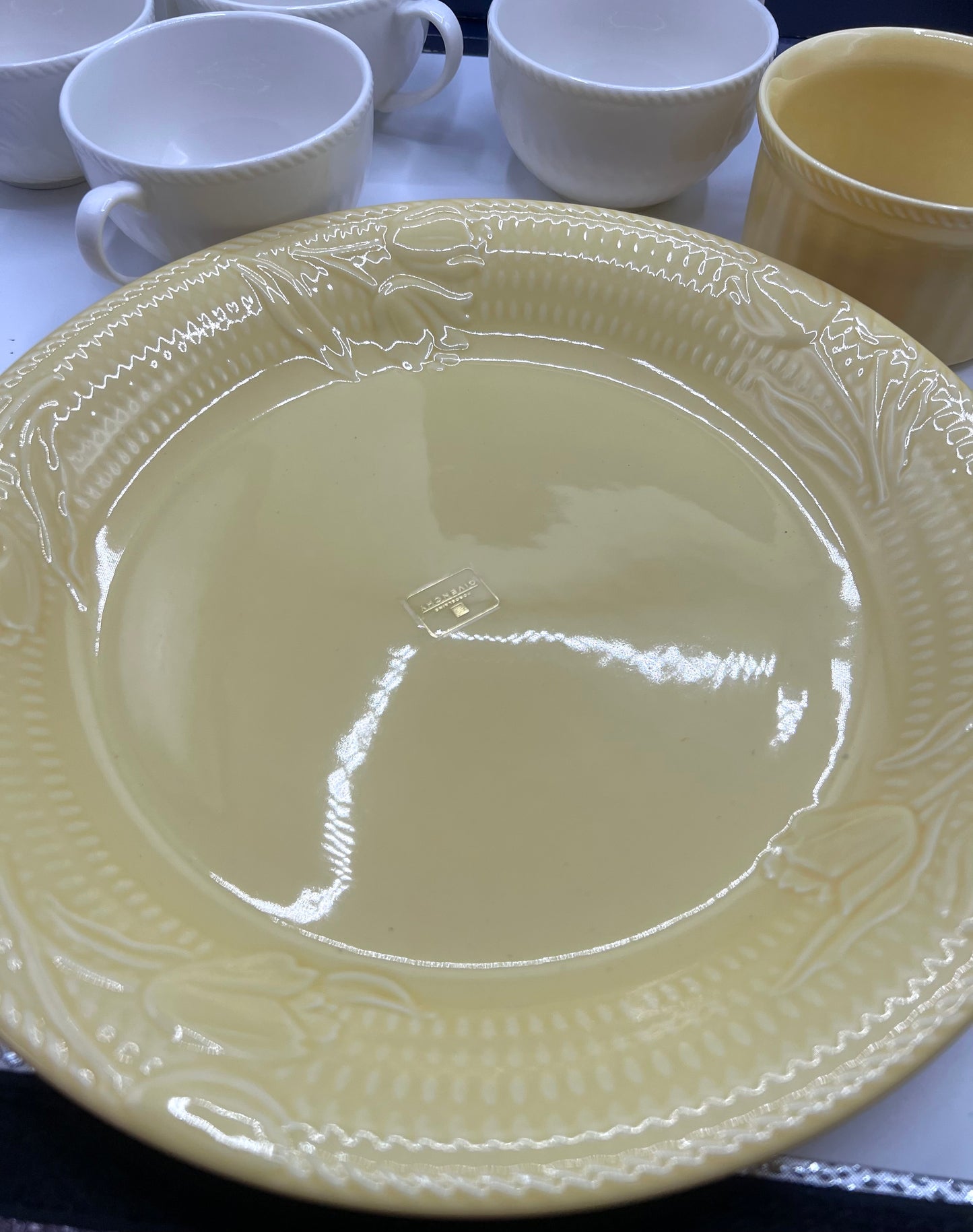 Givenchy Set 5 Cup, 5 Saucer, 5 Spoon, 1 Big Plate, 1 Small bowl   (🇵🇭P5,160)