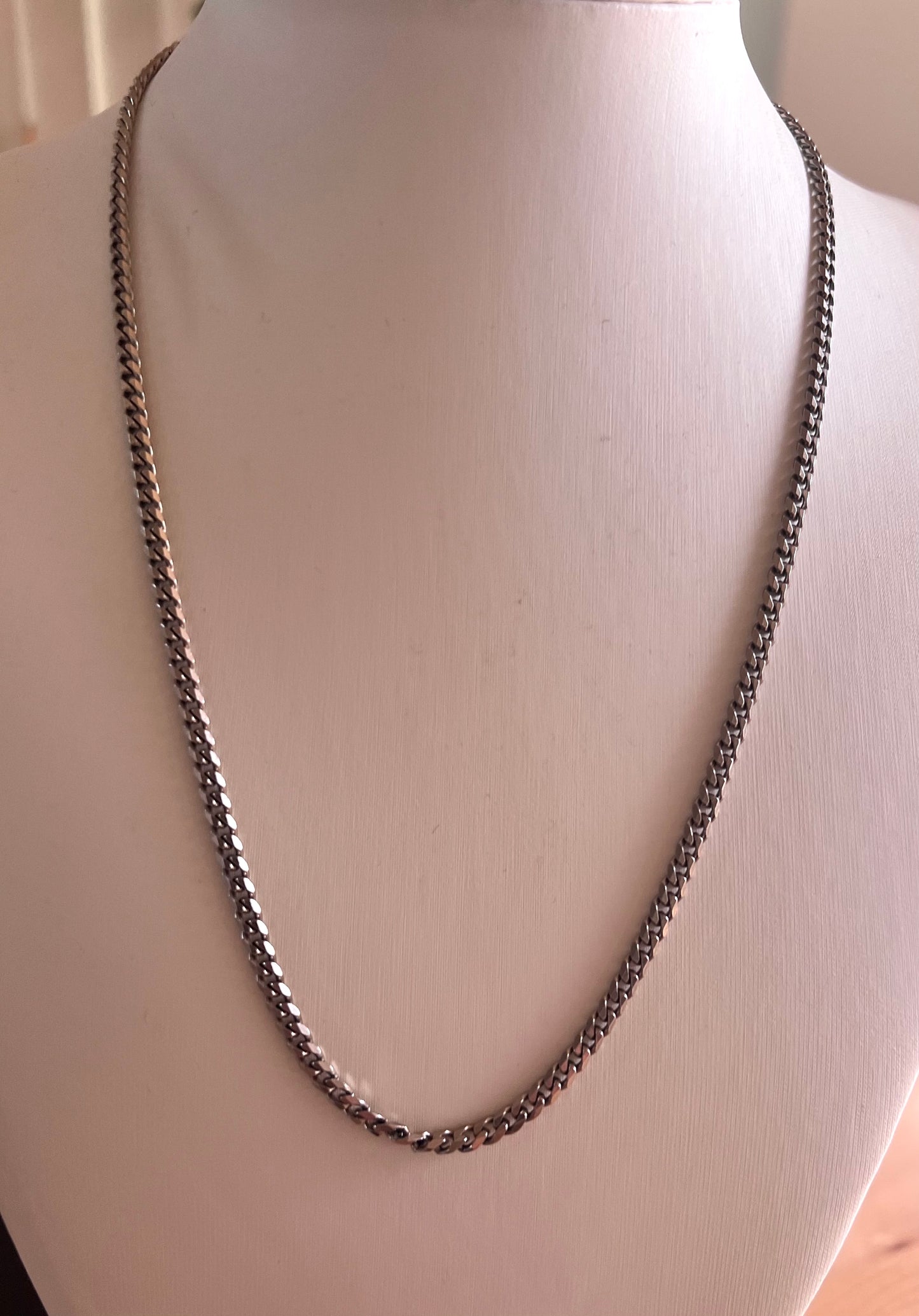 Platinim 850 Kihei Necklace 30.24 grams 50cm
