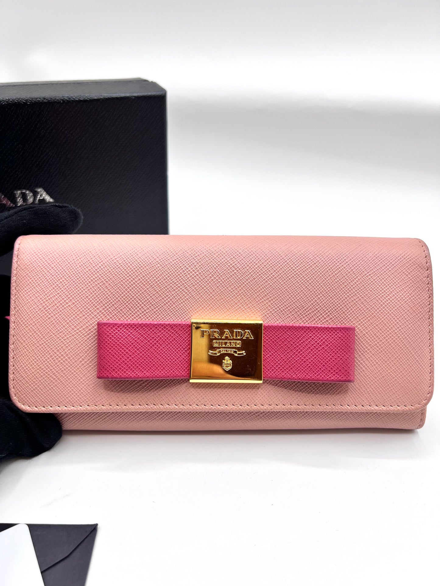 Prada Saffiano Flap Long wallet w/ Detachable Card Case       (🇵🇭P16,340)