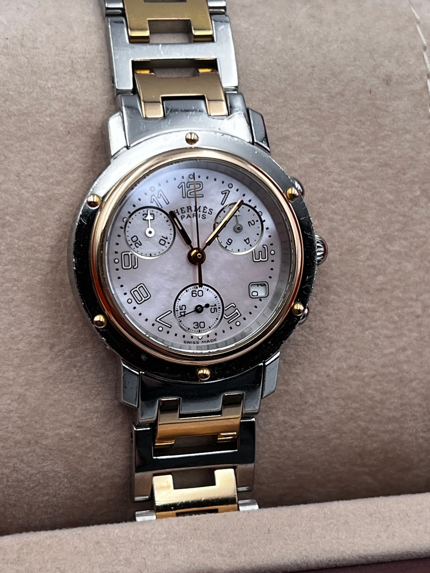 Hermes Ladies Clipper Nacre Chrono QZ 31mm SS/GP Shell Dial 17cm (🇵🇭P67,940)