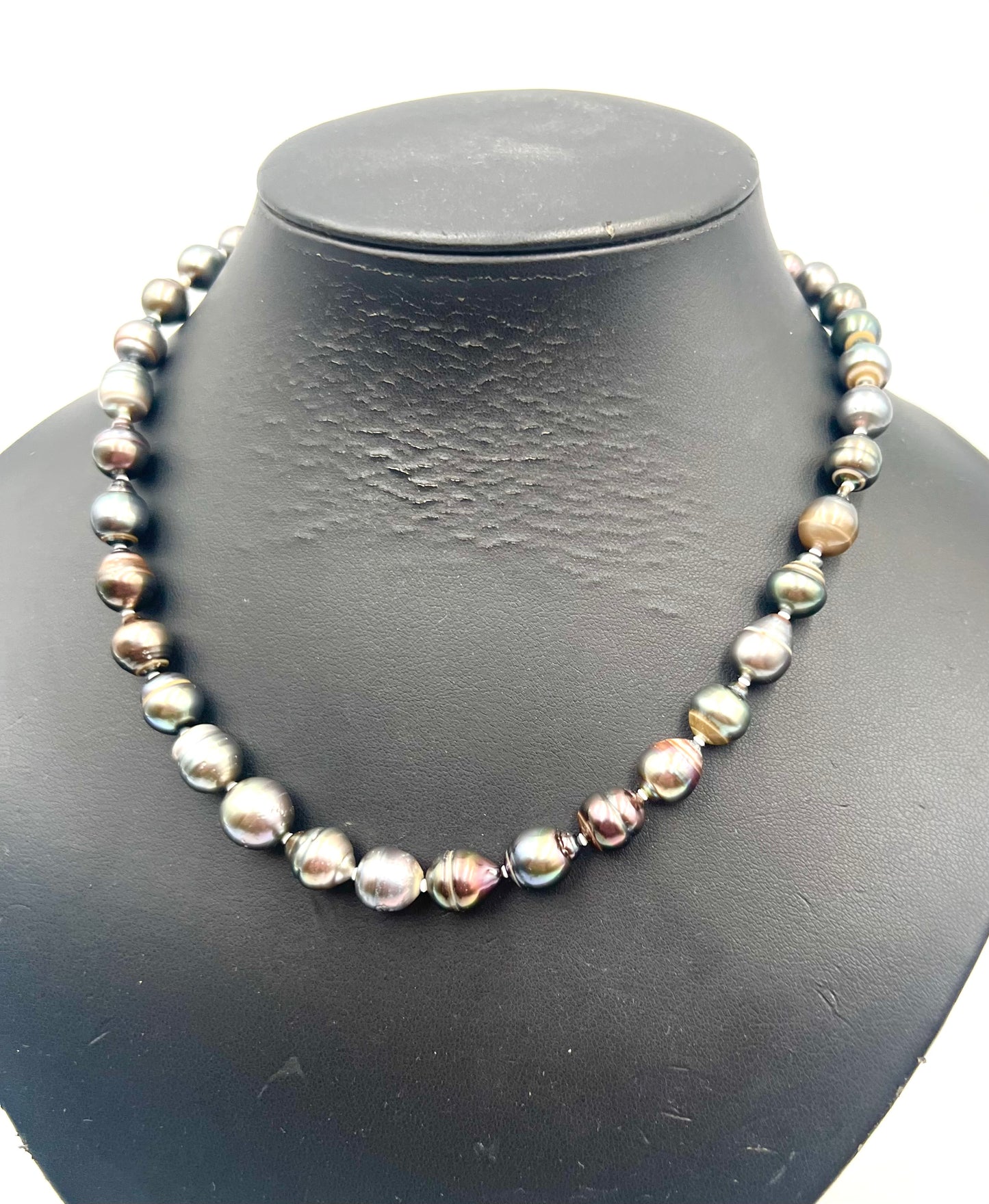 South Sea Barok Pearl Necklace Silver H.W. 42cm    (🇵🇭P12,470)