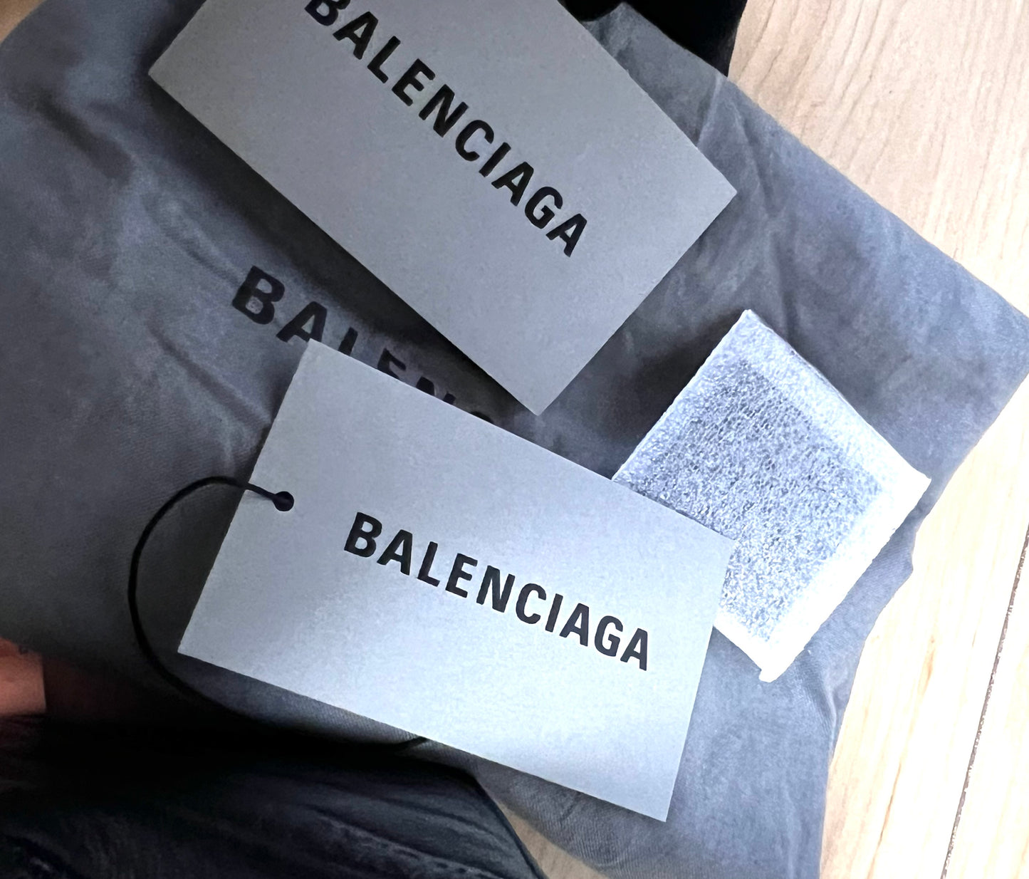 Balenciaga BB Black Leather Chain Shoulder Bag MM size   (🇵🇭P59,340)