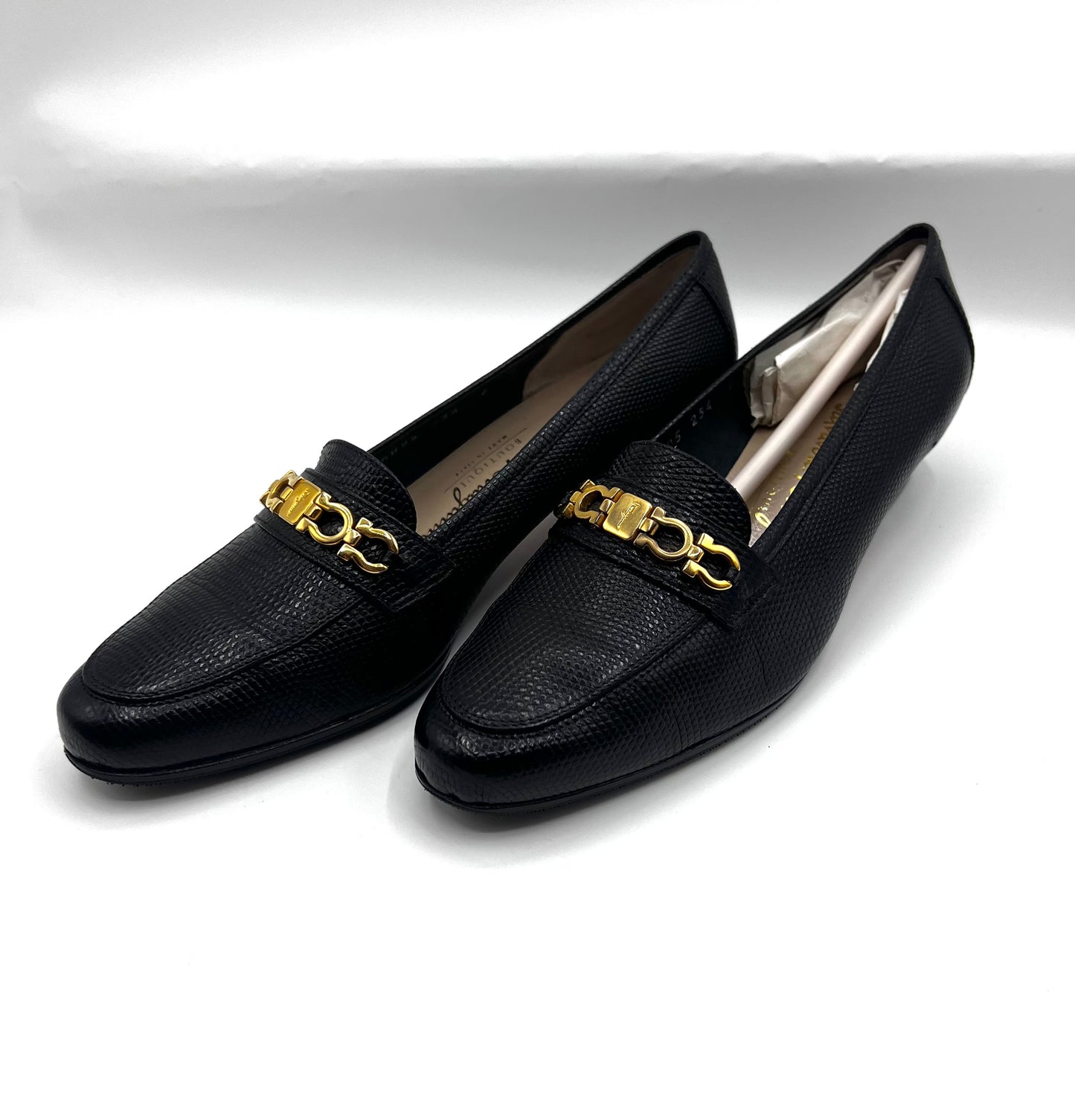 Salvatore Ferragamo Lizard Skin Black Pumps Size 36      (🇵🇭P10,320)