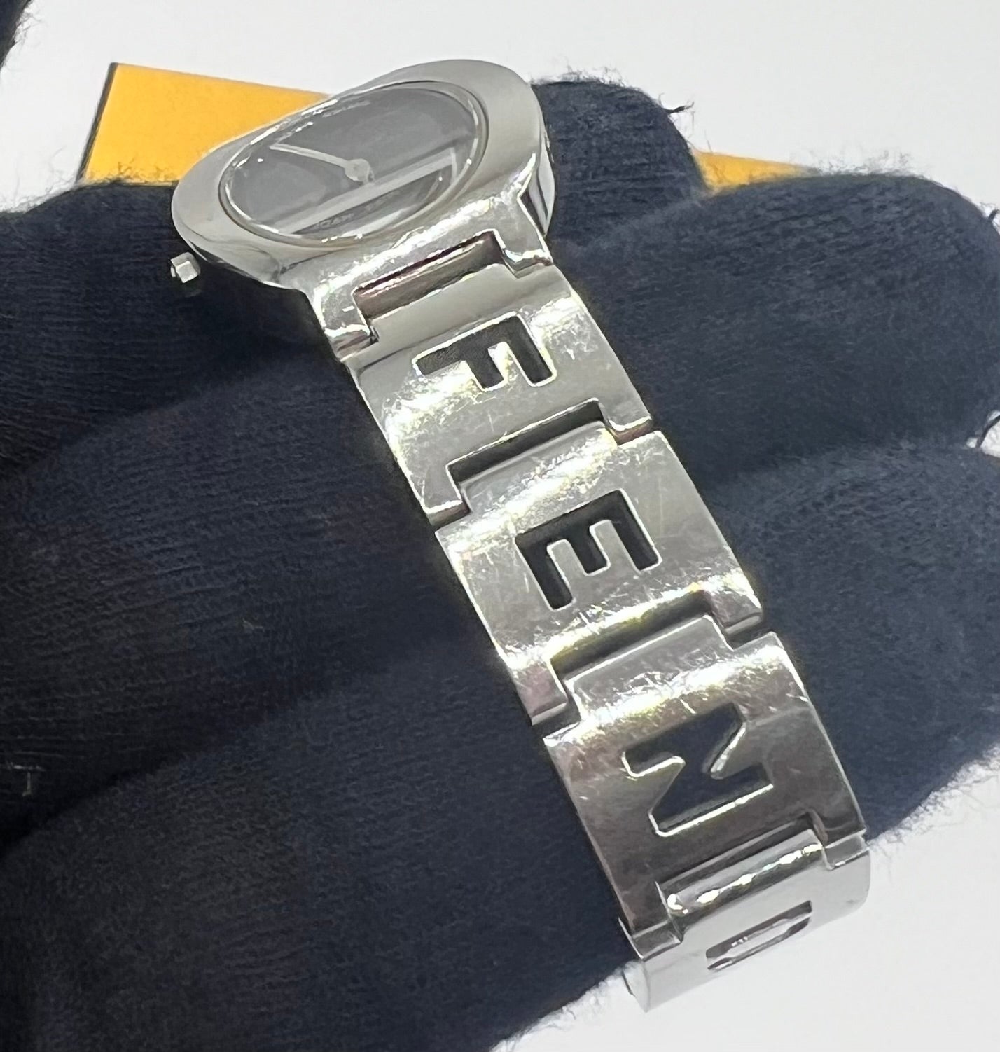 FENDI STAINLESS STEEL 3050 LADIES QUARTZ WATCH