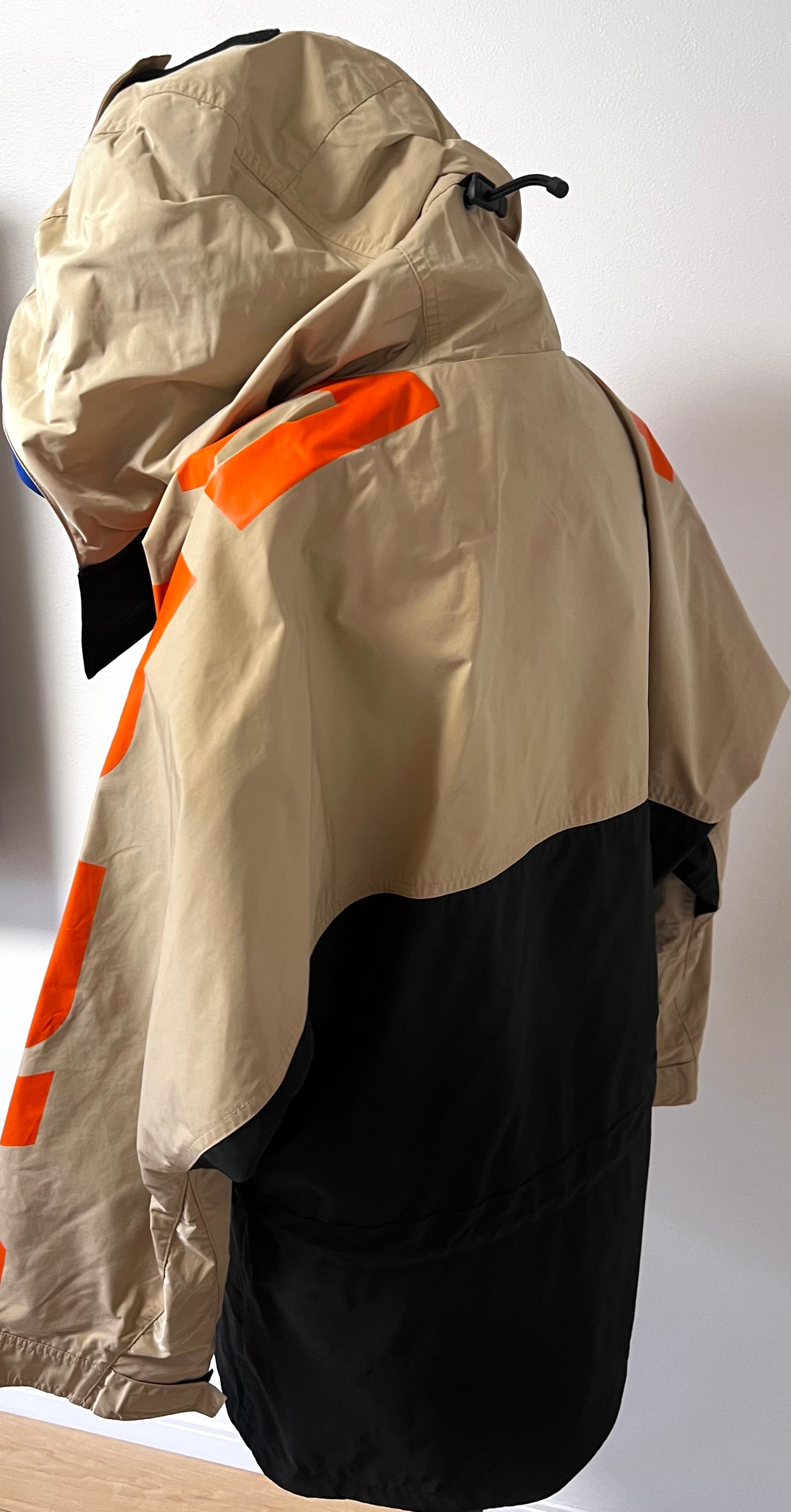 Burberry London Nylon Jacket XL size (🇵🇭P16,340)