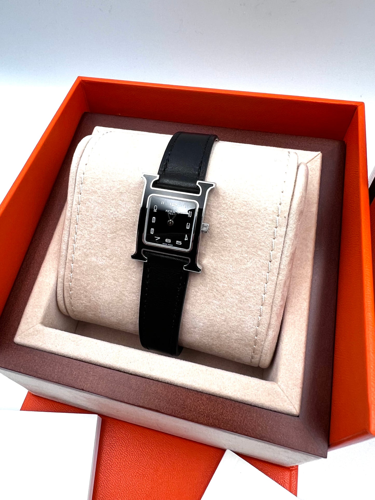 Hermes H Watch Black Dial/ Black Leather strap 21mm Yr.2021 16cm (🇵🇭P79,550)