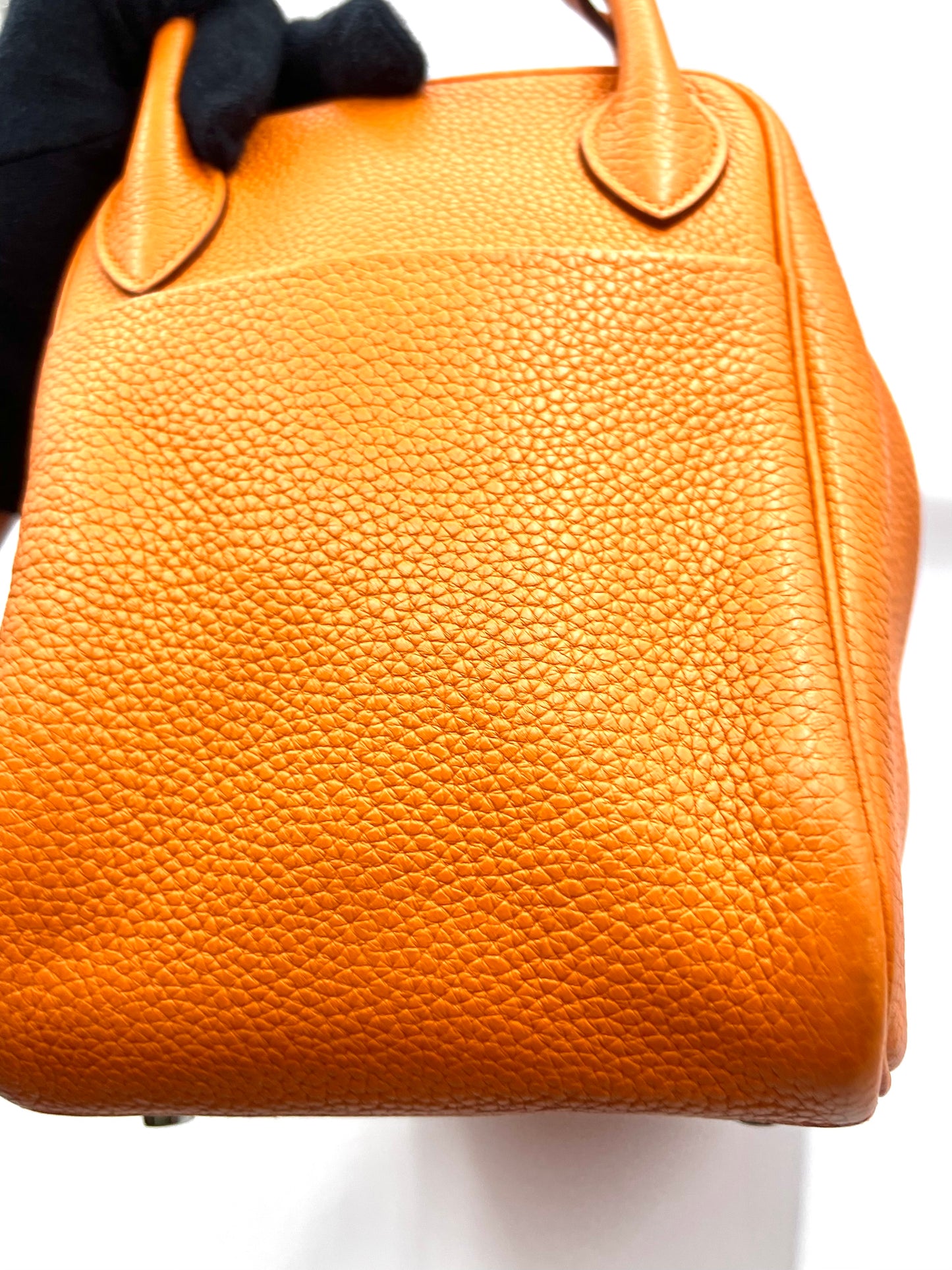 Hermes Lindy 30 Orange Taurillon Clemence Leather PHW Stamp Square R              (🇵🇭P249,400)