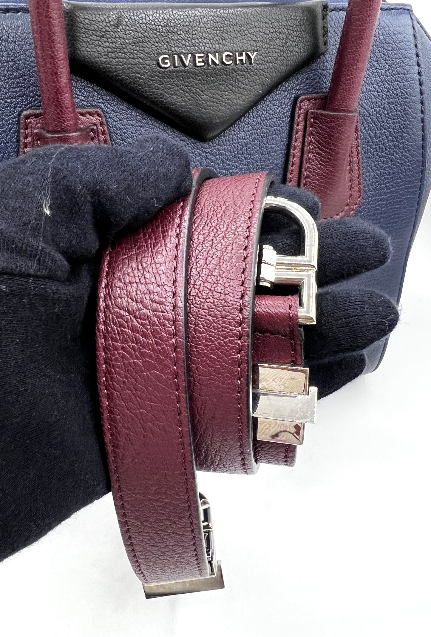 Givenchy Small Antigona Tricolor Goat Skin 2 way Bag   (🇵🇭P46,440)