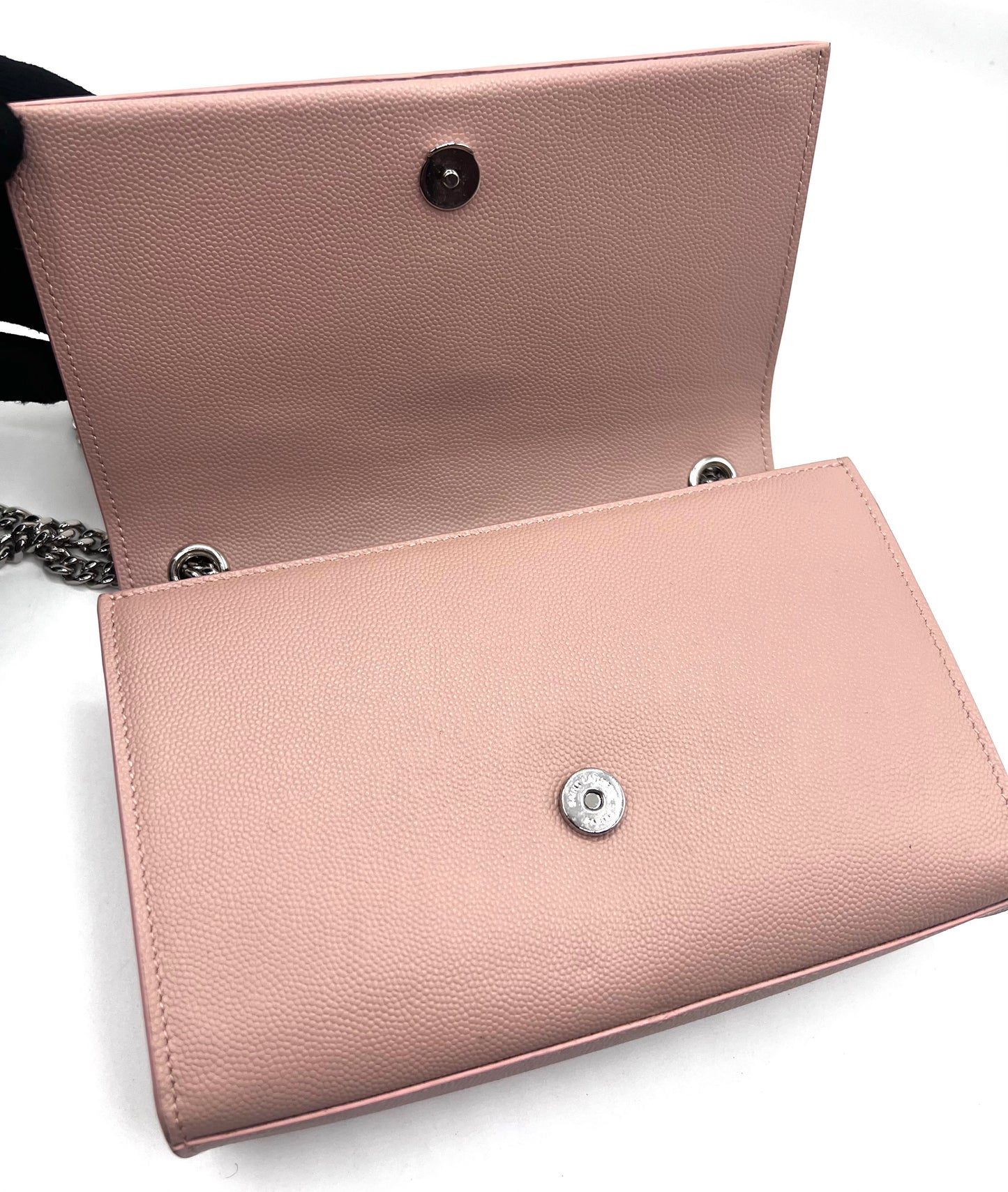 Yves Saint Laurent Kate with Tassel Flap Chain Bag             (🇵🇭P59,340)