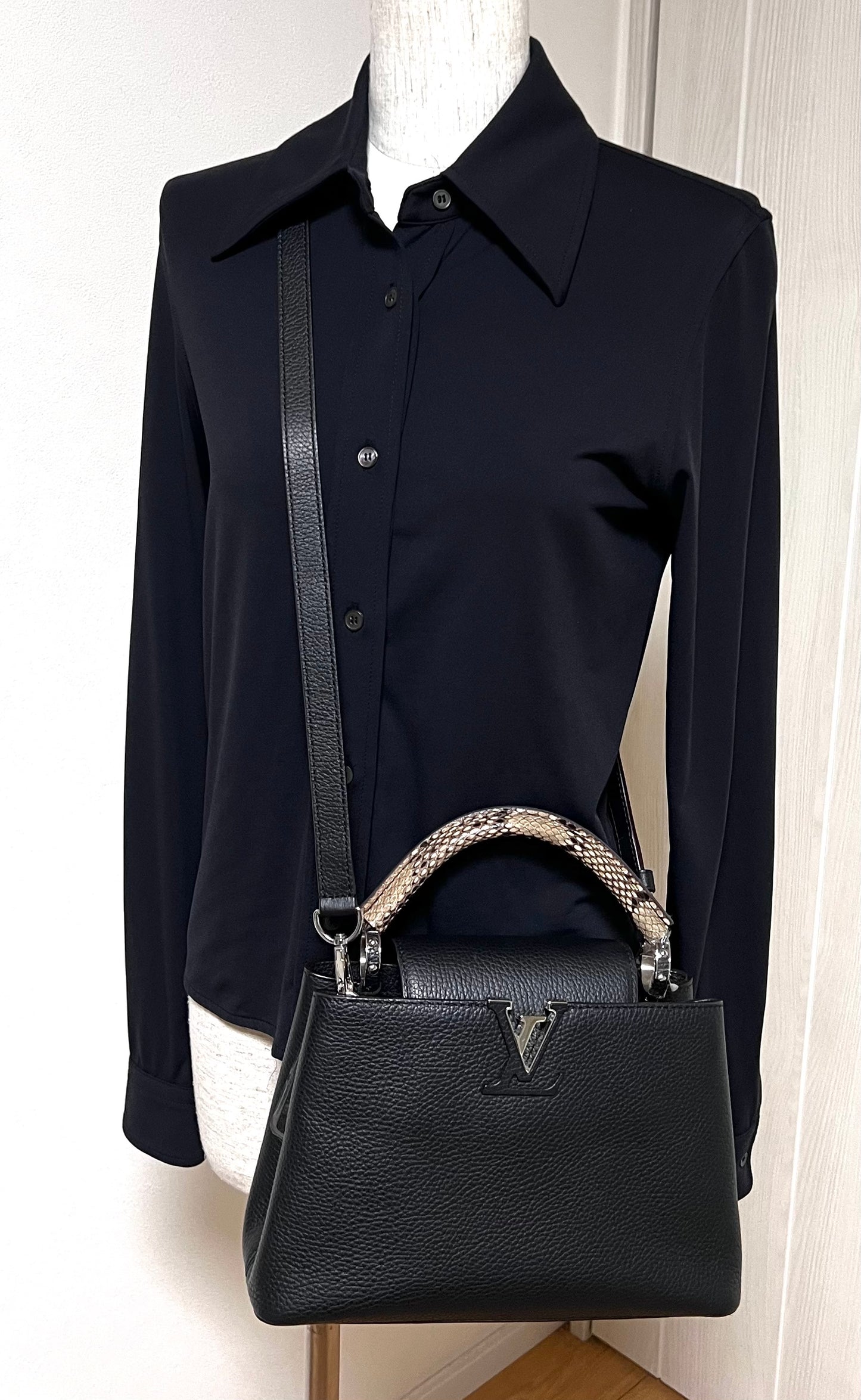 Louis Vuitton Taurillon Cappucine BB Python Handle       (🇵🇭P197,800)