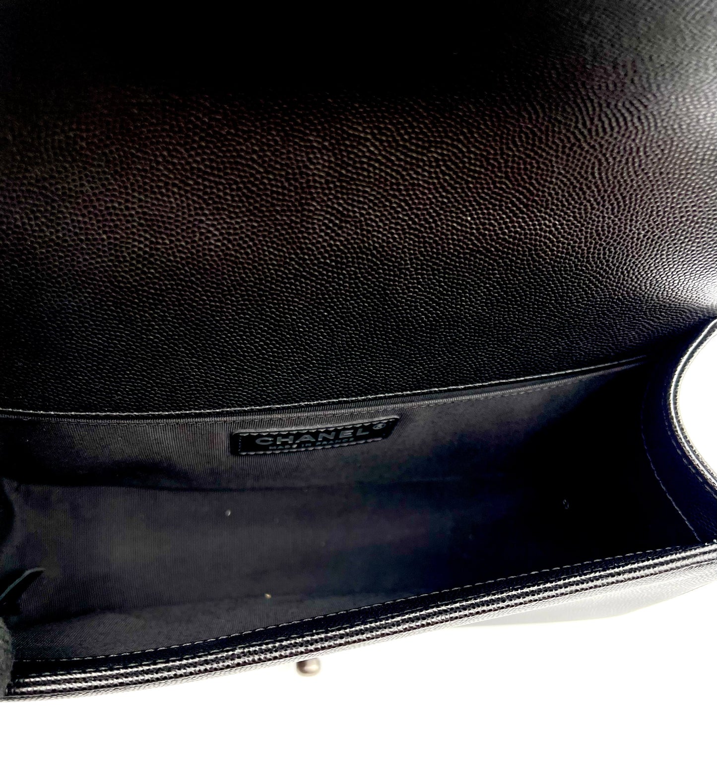 Chanel Leboy Black Caviar Skin Old Medium Riuthenium Hardware Series 30                (🇵🇭P335,400)
