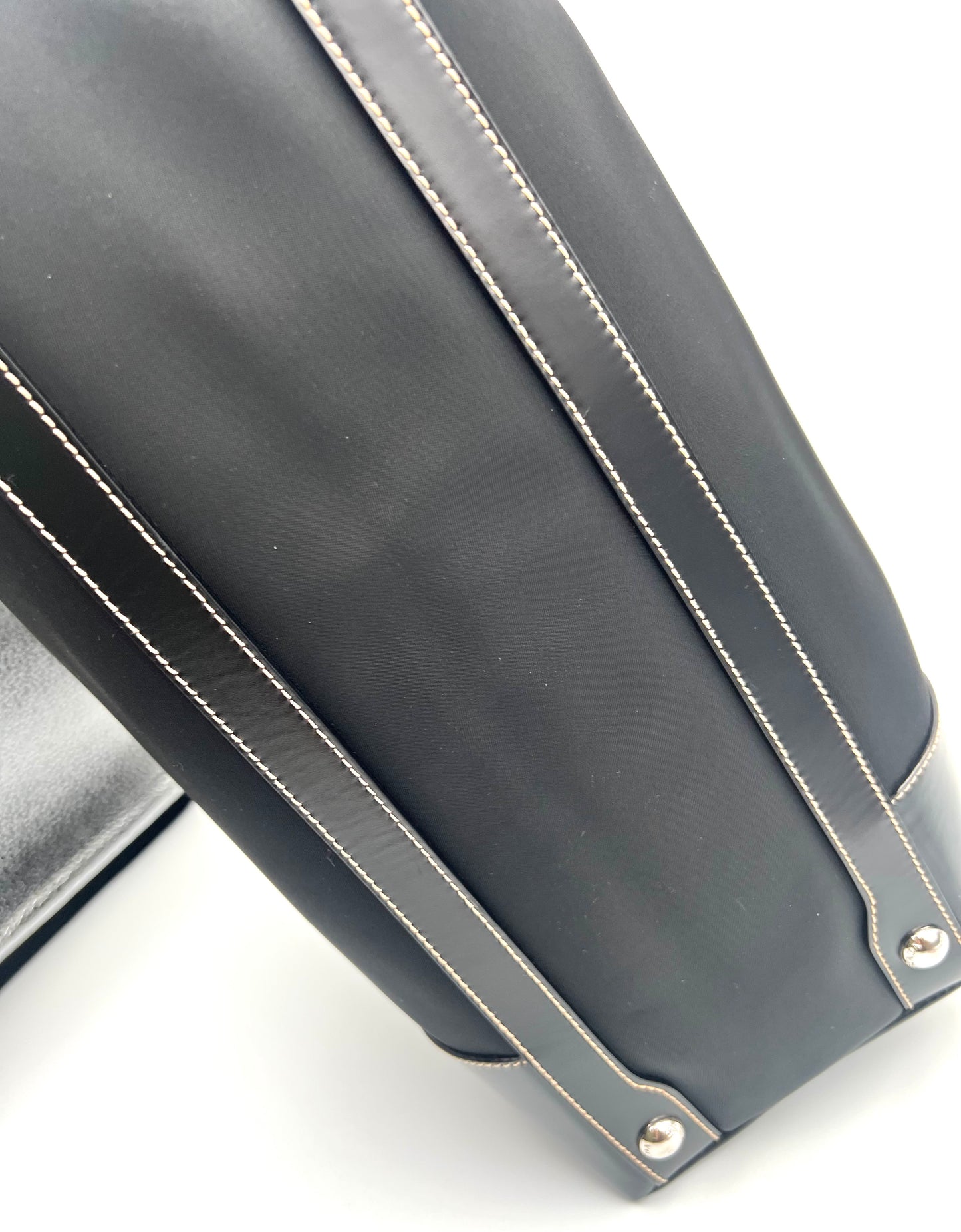Prada Tessuto Nylon Black Tote Bag (🇵🇭P24,940)