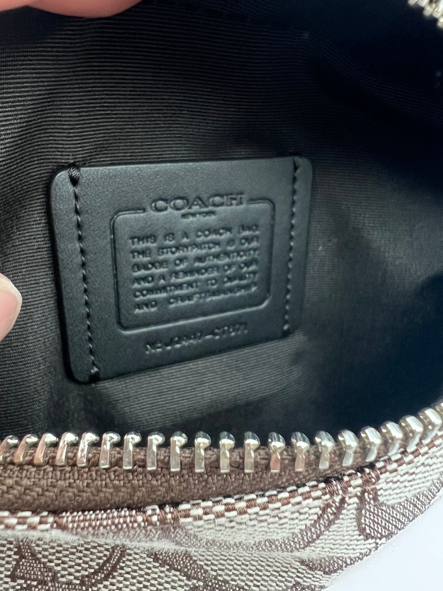 Coach Warren belt bag in Signitur Canvas (🇵🇭P6,880)