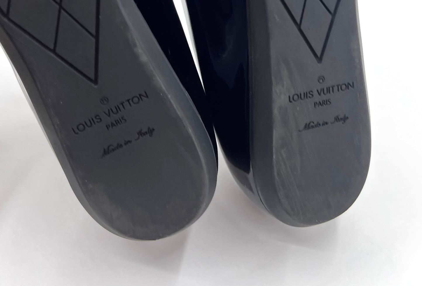 Louis Vuitton Black Patent Pointed Toe Heartbreaker Flats Size 37 (🇵🇭P18,920)