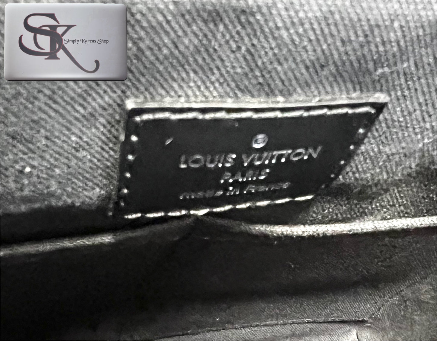 Lv Graphite District Pm size messenger bag (🇵🇭P68,800)