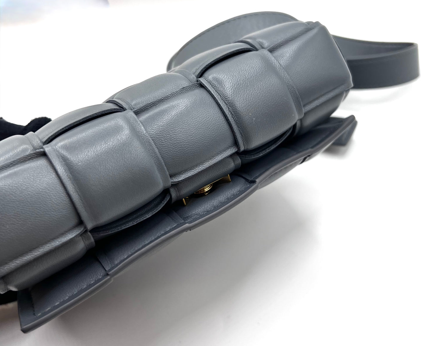 Bottega Venetta Gray Small Padded Cassette Crossbody Bag  (🇵🇭P63,640)