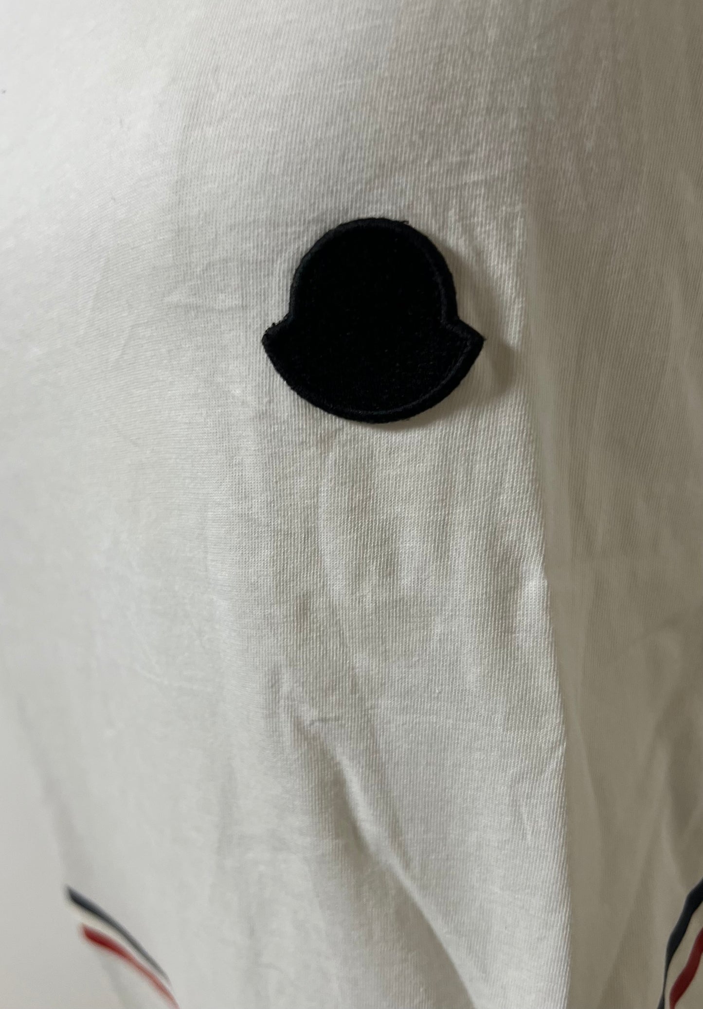 Moncler White Tshirt XL size (🇵🇭P8,170)
