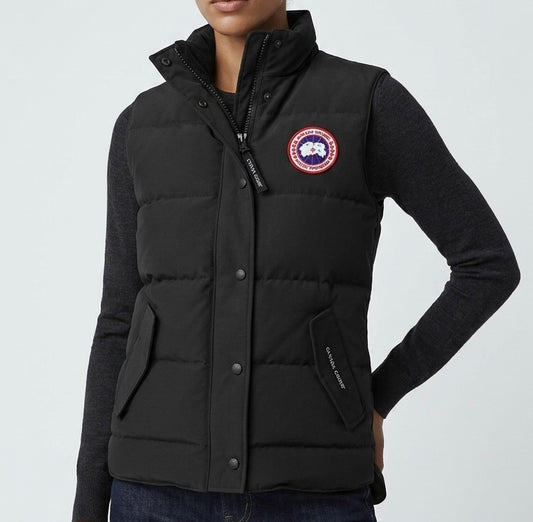 Canada Goose Black Down Vest S~M Size (🇵🇭P23,220)