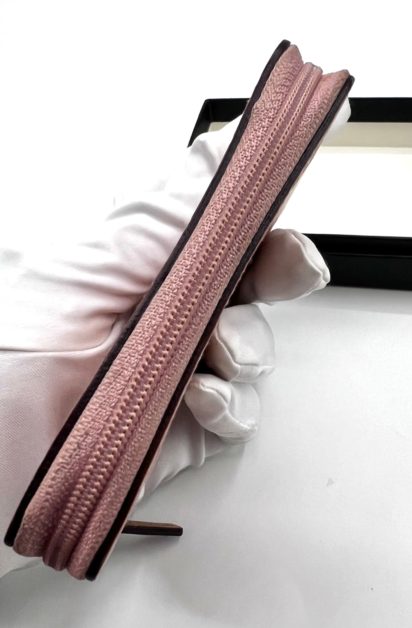 Gucci Pink Zip Around Card Case  (🇵🇭P9,890)