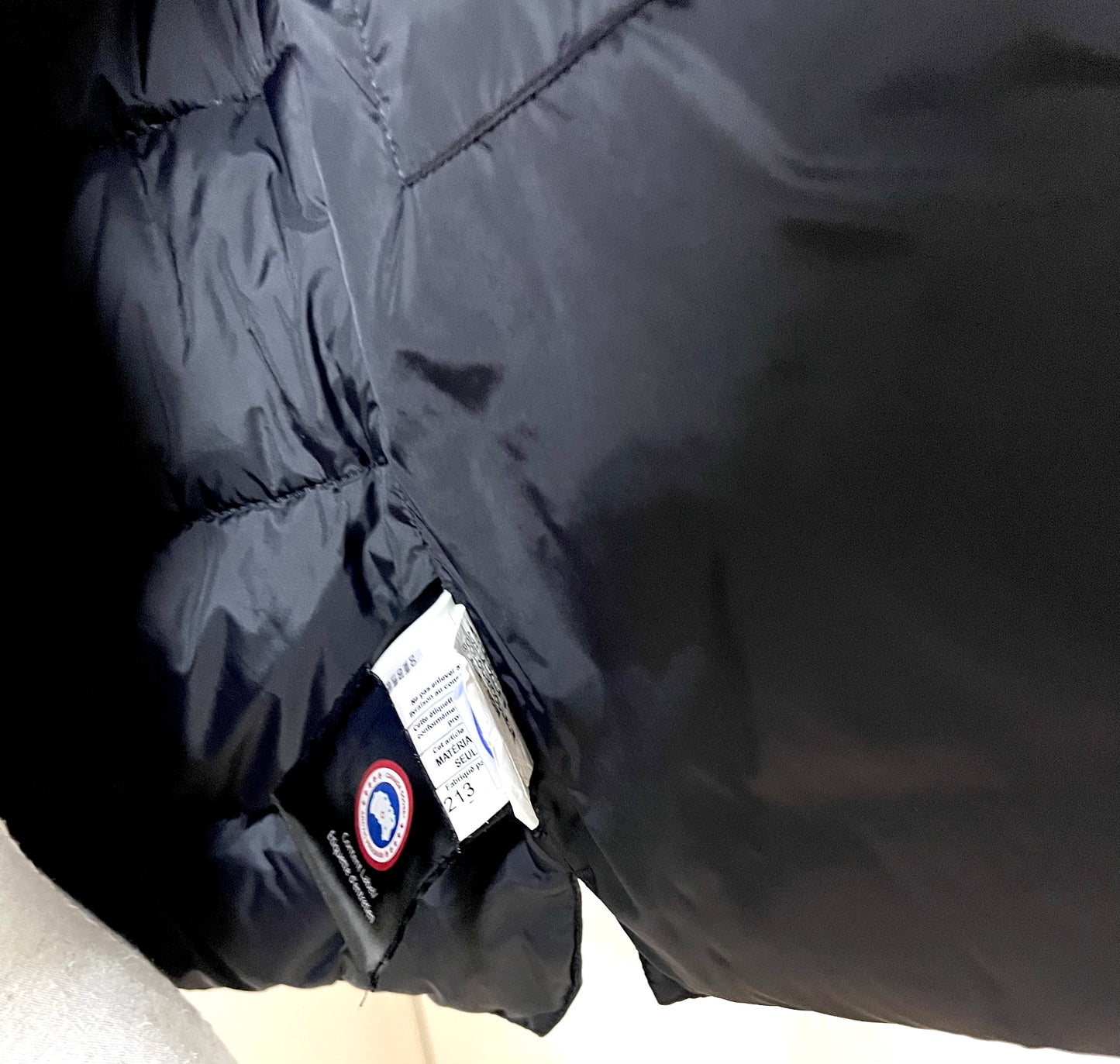 Canada Goose Black Down Vest S~M Size (🇵🇭P23,220)