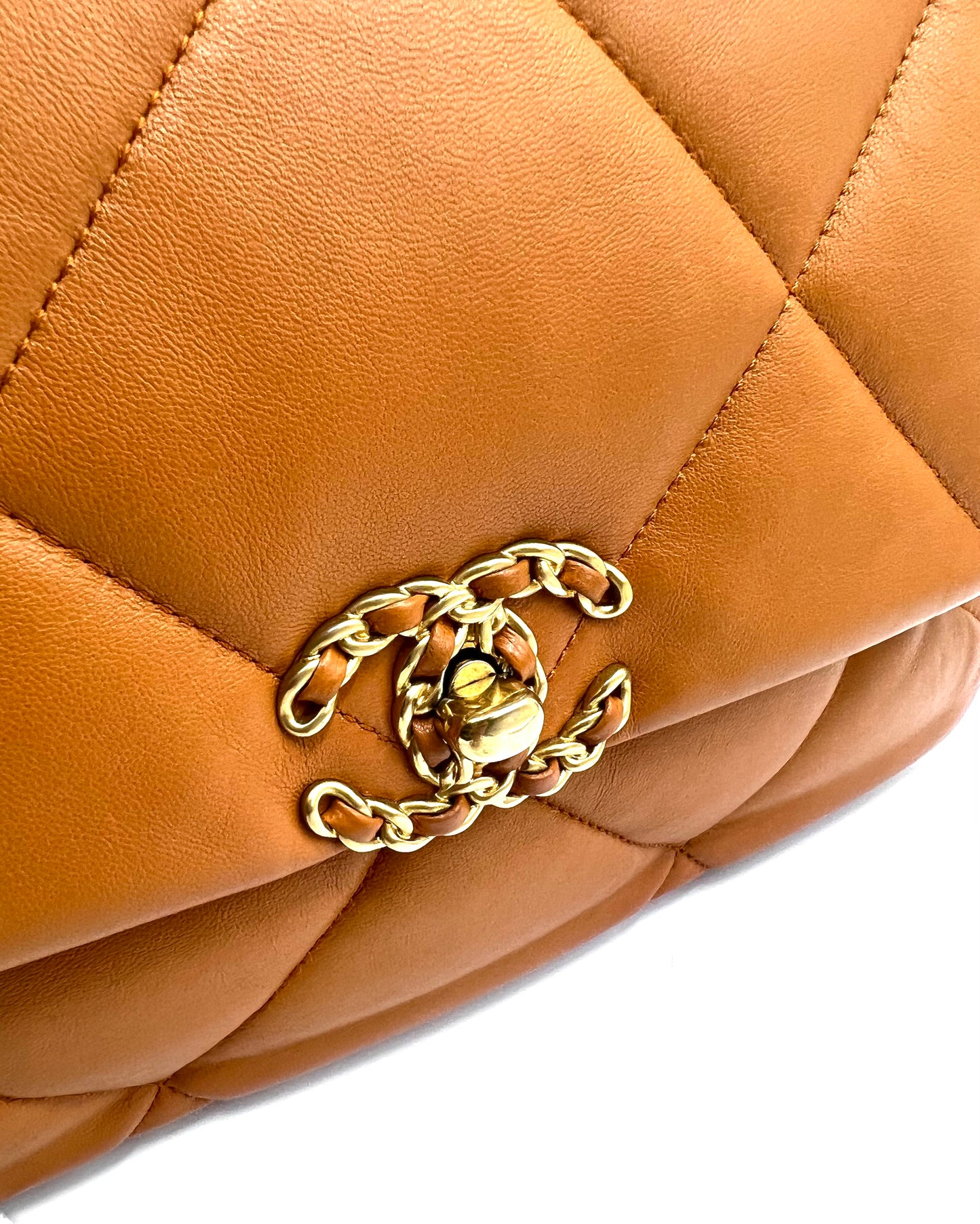 Chanel 19 Lambskin Camel Tone Mm Size IC chip 2 way Crossbody bag (🇵🇭P344,000)