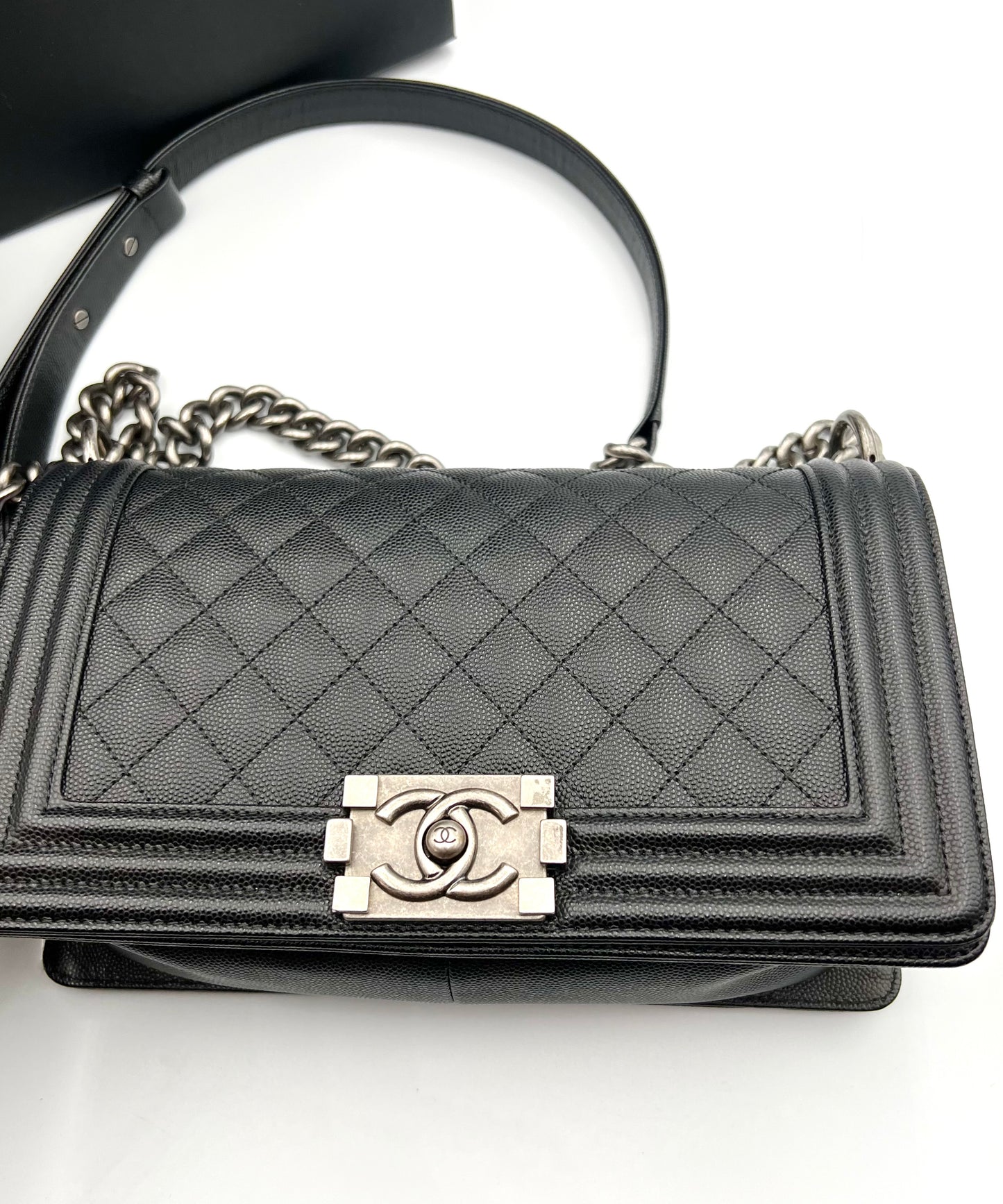 Chanel Leboy Black Caviar Skin Old Medium Riuthenium Hardware Series 30                (🇵🇭P335,400)