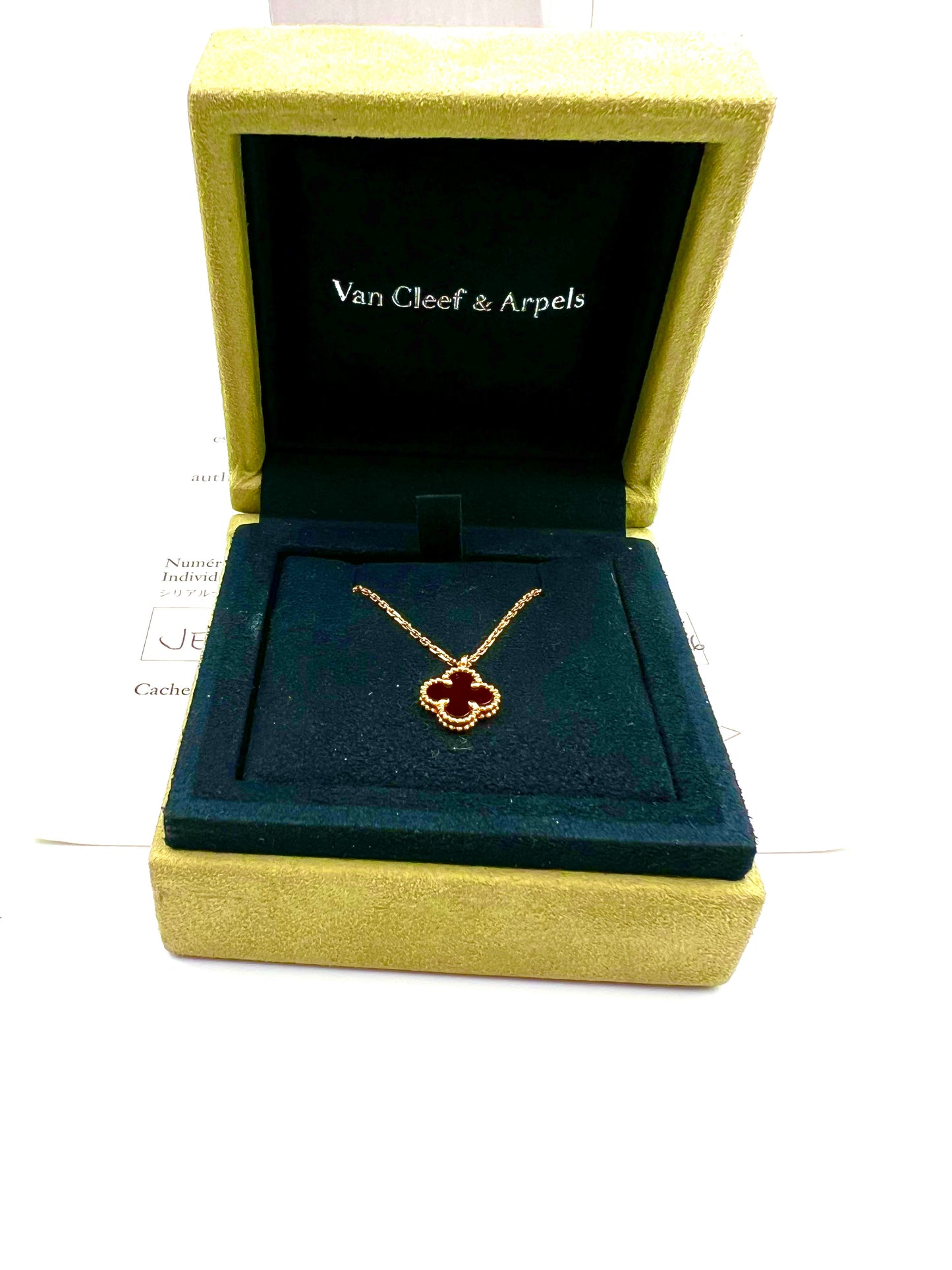 Van Cleef & Arpels Sweet Alhambra Carnelian Necklace 18K YG 2.8g 31~41cm            (🇵🇭P145,340)