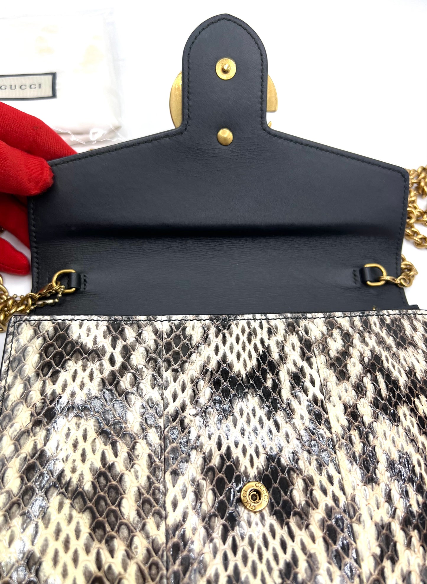 Gucci Pearly GG Marmont Python Wallet On Chain           (🇵🇭P59,340)