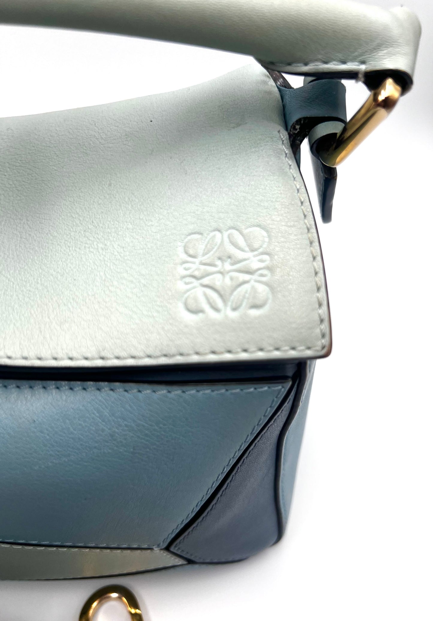 Loewe Puzzle Bicolor Small Crossbody Bag (🇵🇭P77,400)