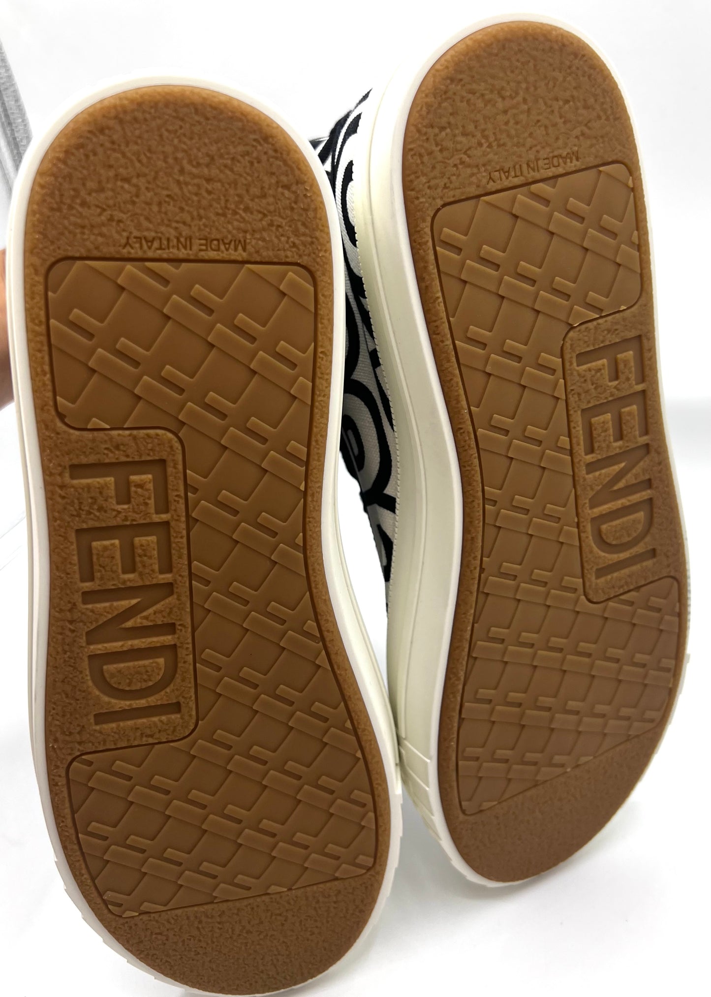 Fendi Domino High Top Sneakers size 8 (26cm) women     (🇵🇭P20,640)