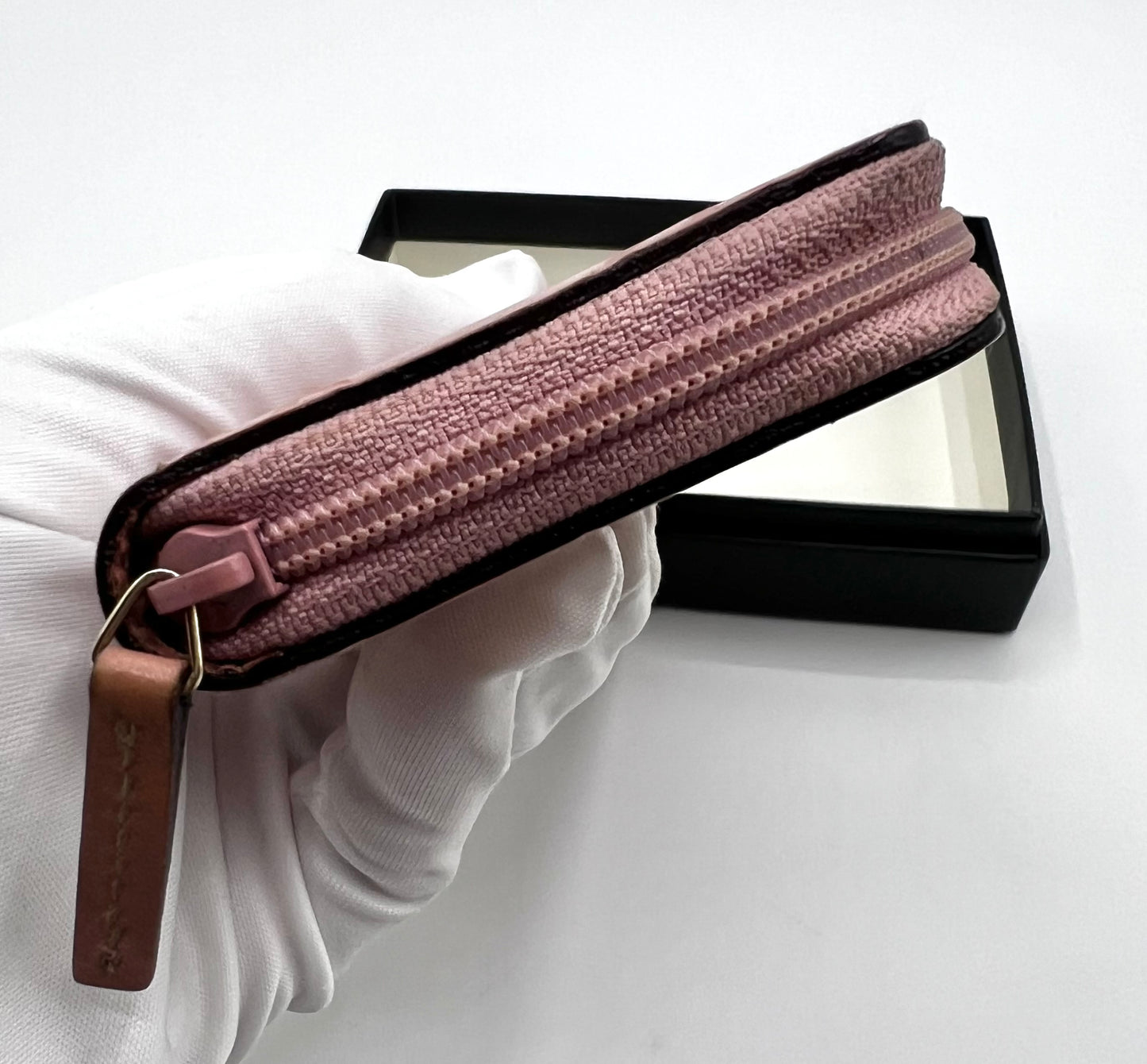 Gucci Pink Zip Around Card Case  (🇵🇭P9,890)