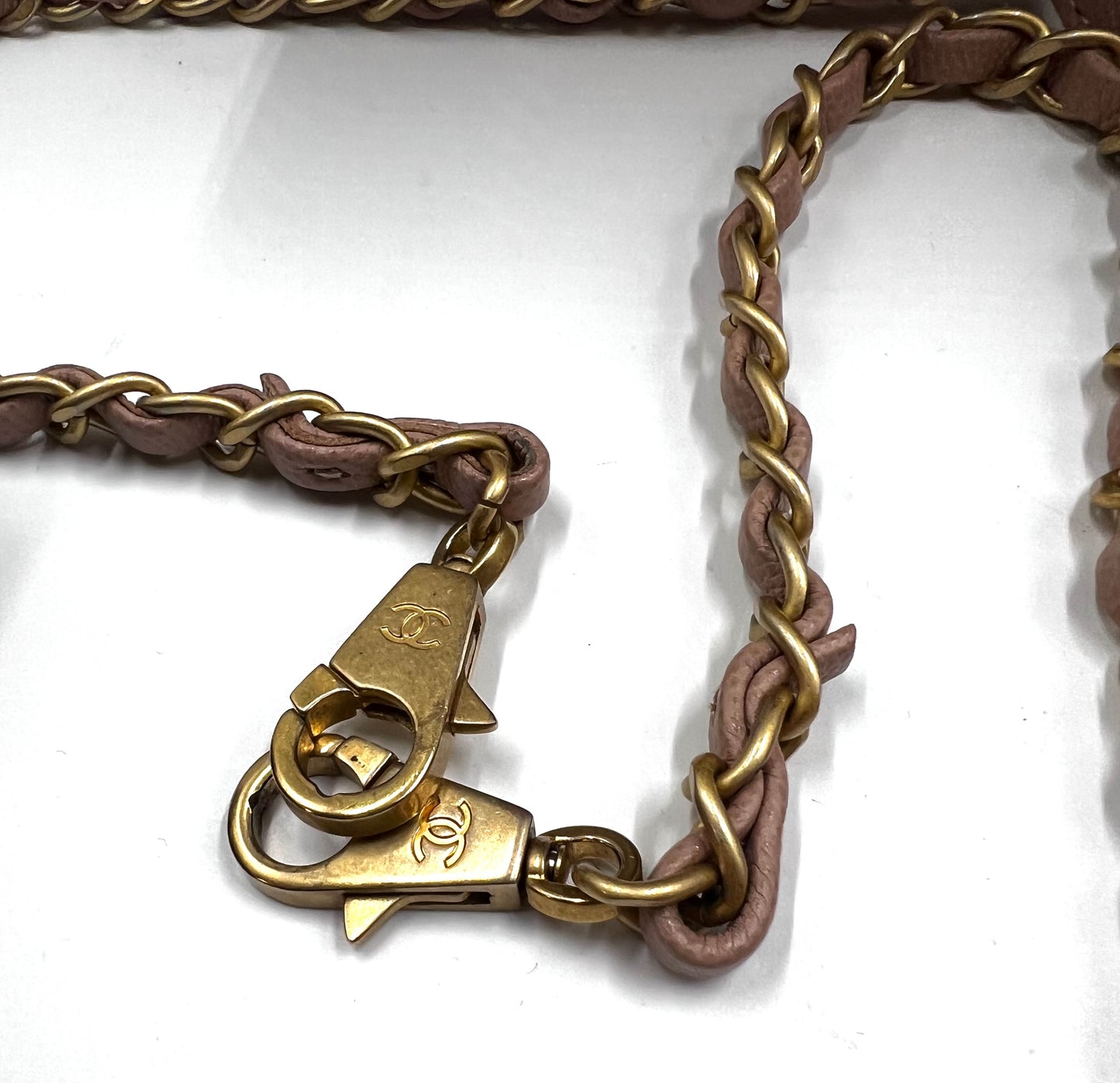 Chanel Coco Handle Caviar Mm size 29cm Beige/Milktea GWH Series 25 (🇵🇭P232,200)