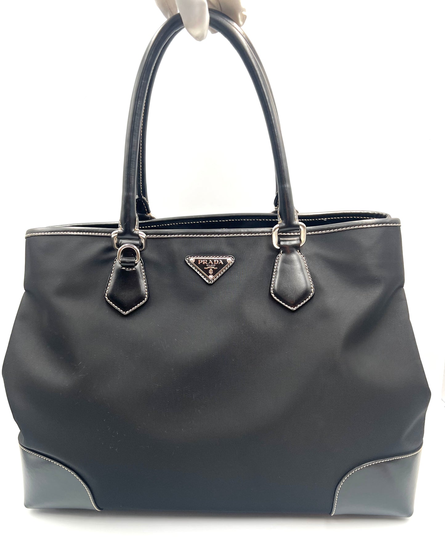 Prada Tessuto Nylon Black Tote Bag (🇵🇭P24,940)