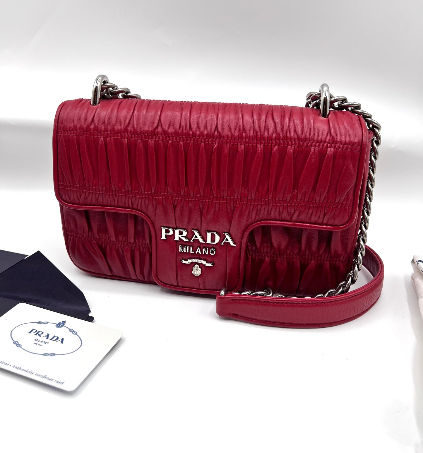 Prada Nappa Gaufre Red Flap Chain Bag  (🇵🇭P51,600)