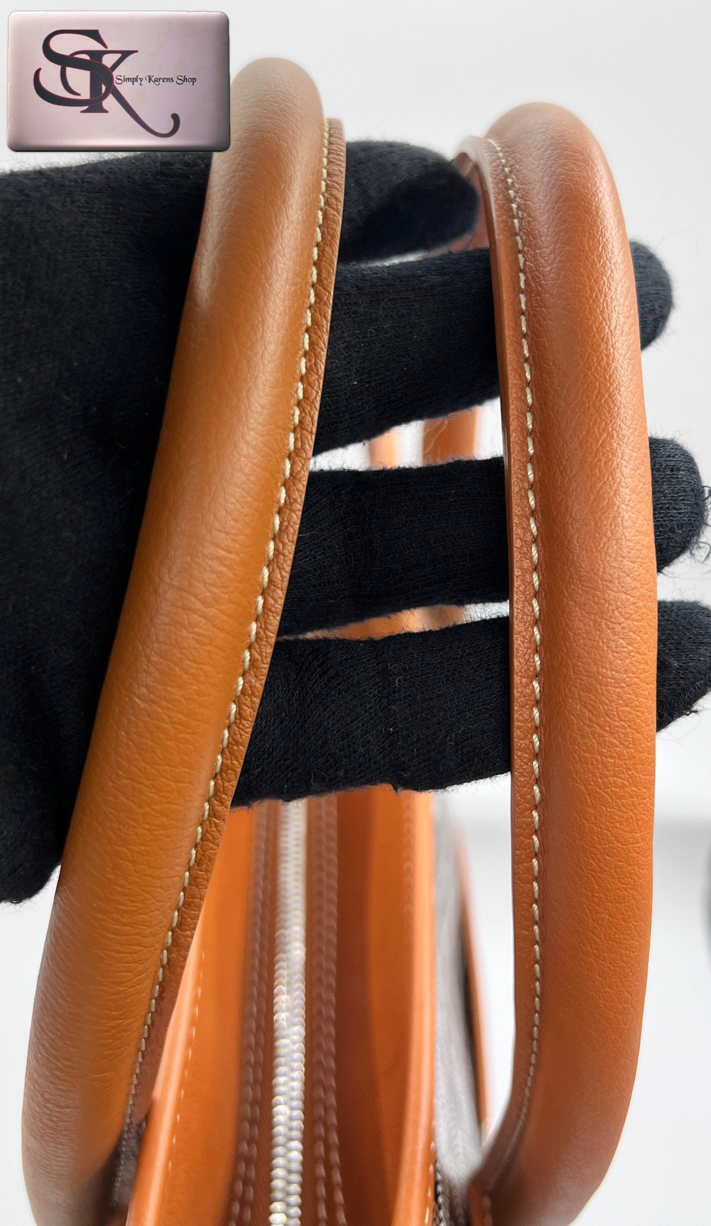 Goyard Bourgogne Tan Vertical Tote (🇵🇭P154,800)